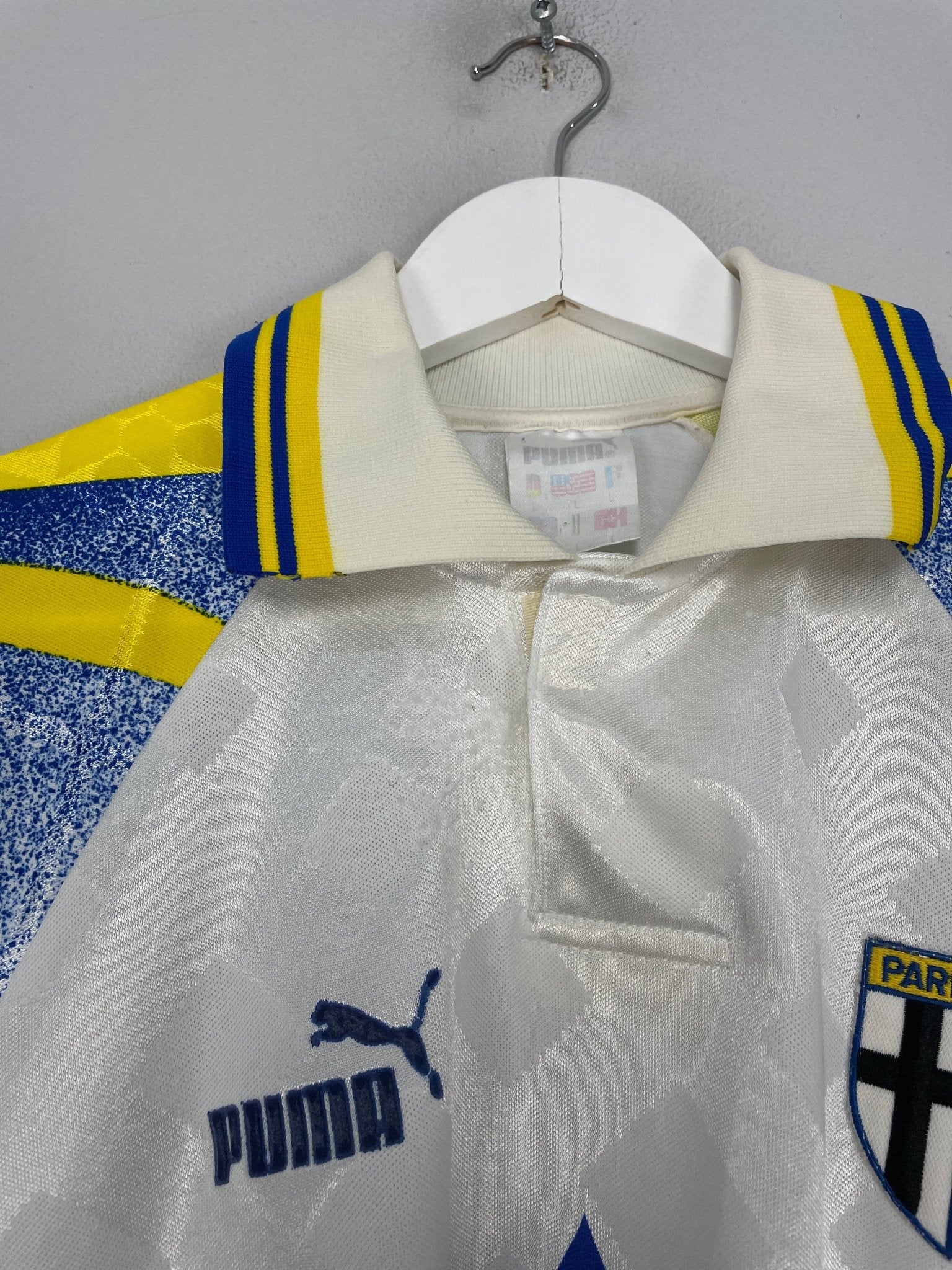 Shop 1995/96 PARMA HOME SHIRT (L) PUMA, classic football shirts, vintage football shirts & retro soccer jerseys at Cult Kits
