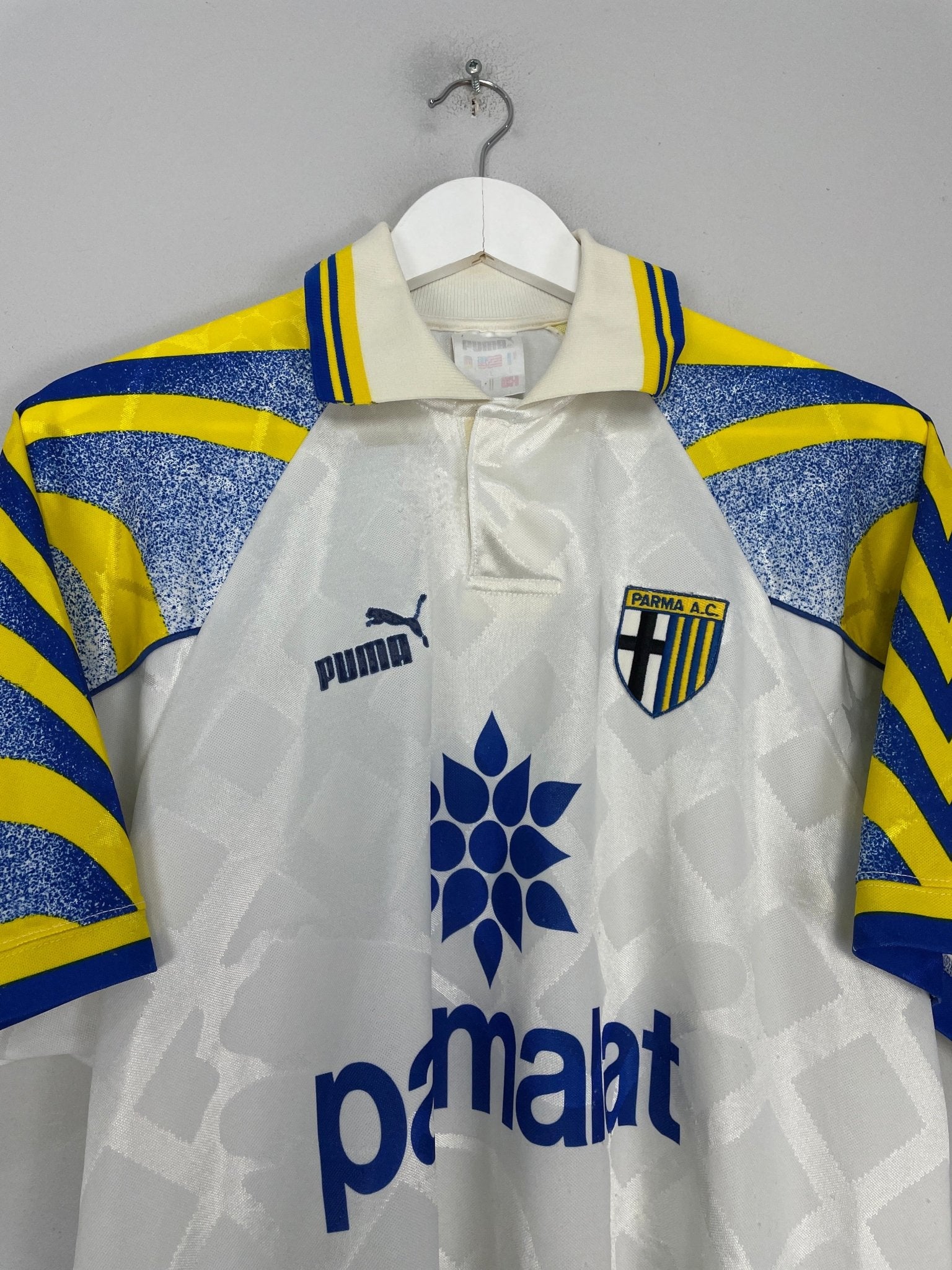 Shop 1995/96 PARMA HOME SHIRT (L) PUMA, classic football shirts, vintage football shirts & retro soccer jerseys at Cult Kits
