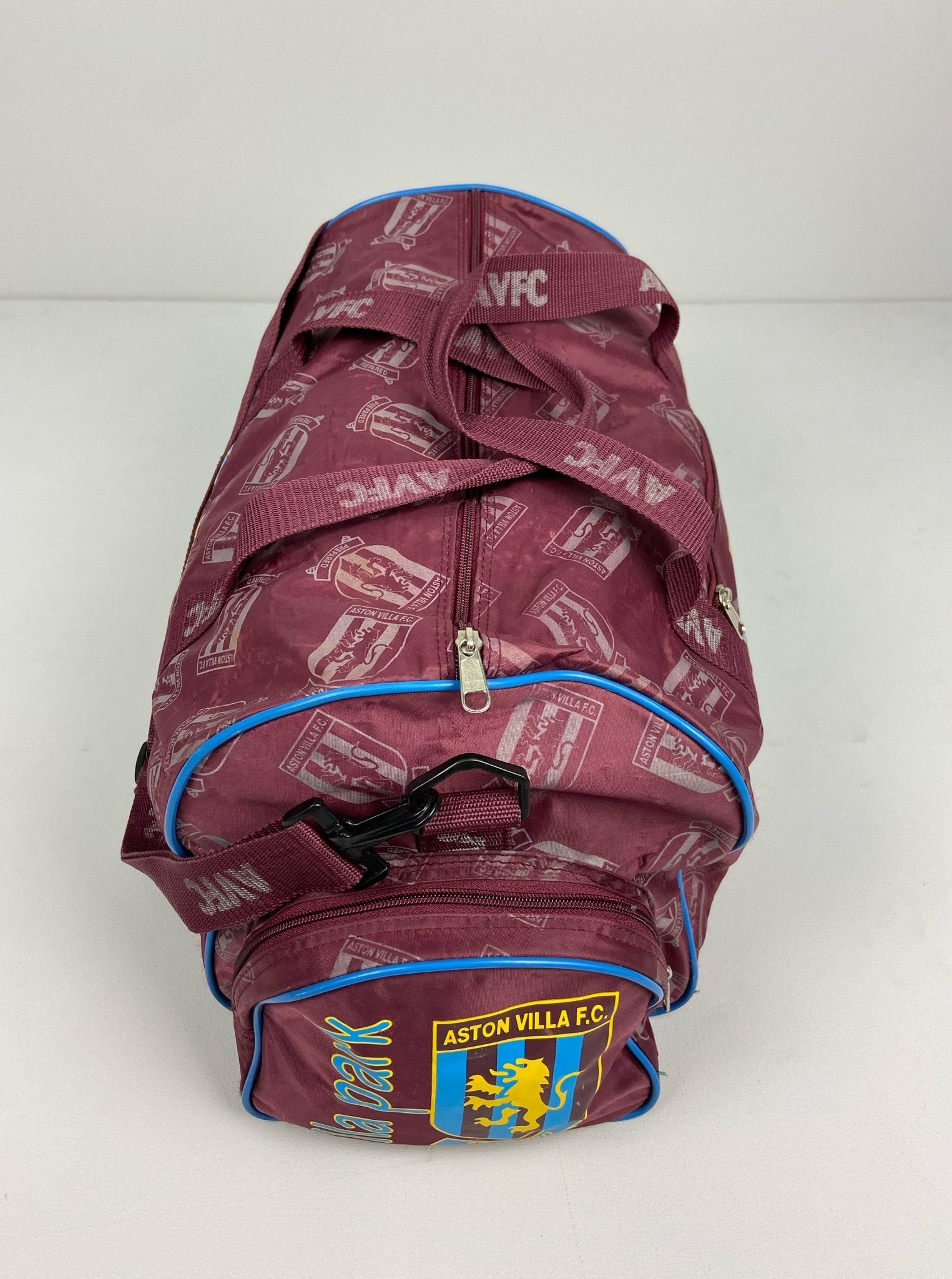 Shop 1995/97 ASTON VILLA DUFFLE BAG, classic football shirts, vintage football shirts & retro soccer jerseys at Cult Kits