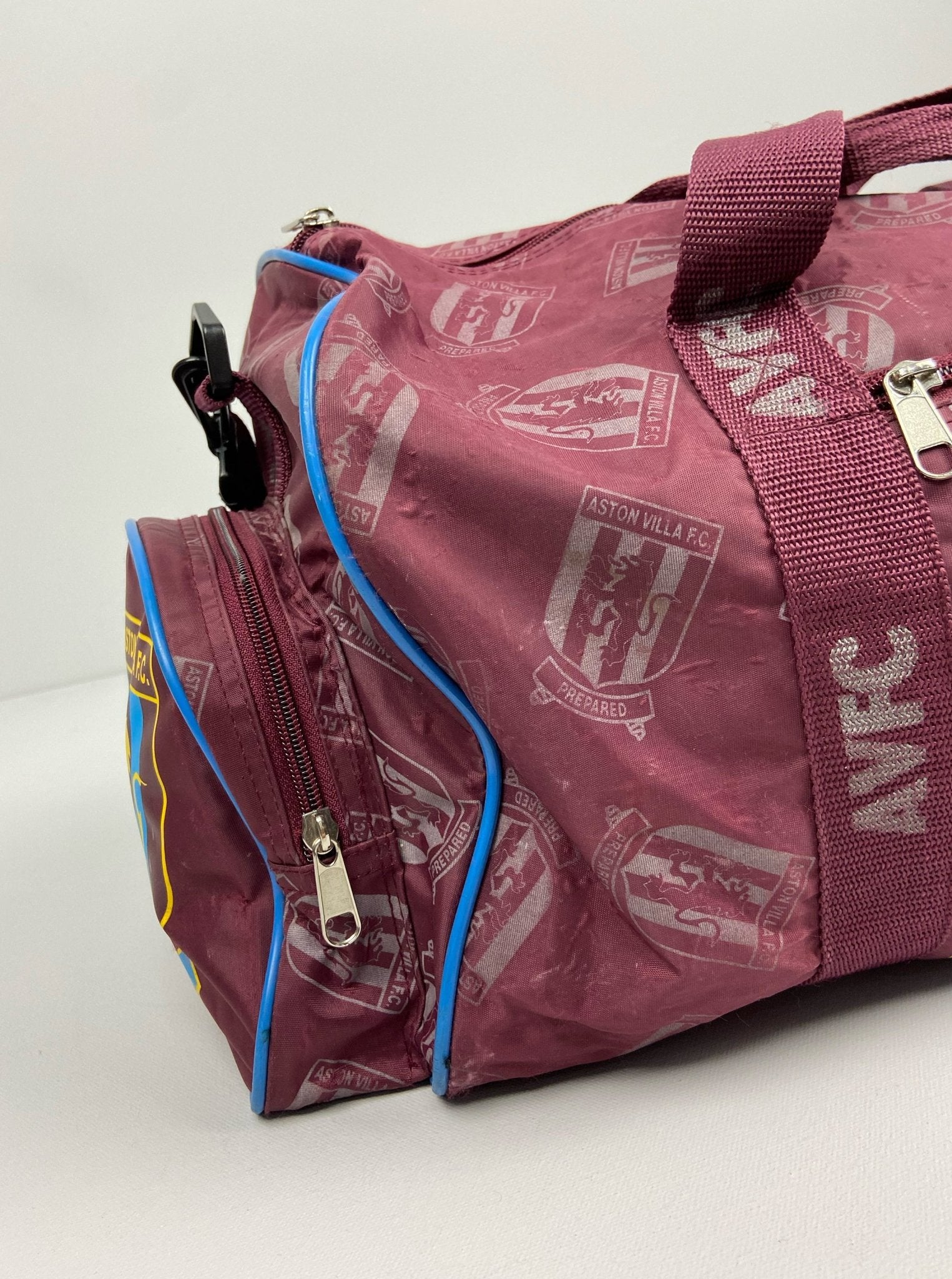 Shop 1995/97 ASTON VILLA DUFFLE BAG, classic football shirts, vintage football shirts & retro soccer jerseys at Cult Kits