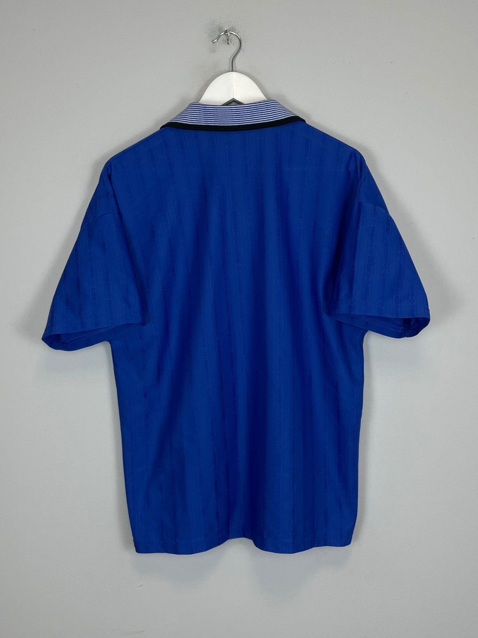 Shop 1995/97 EVERTON HOME SHIRT (M) UMBRO, classic football shirts, vintage football shirts & retro soccer jerseys at Cult Kits
