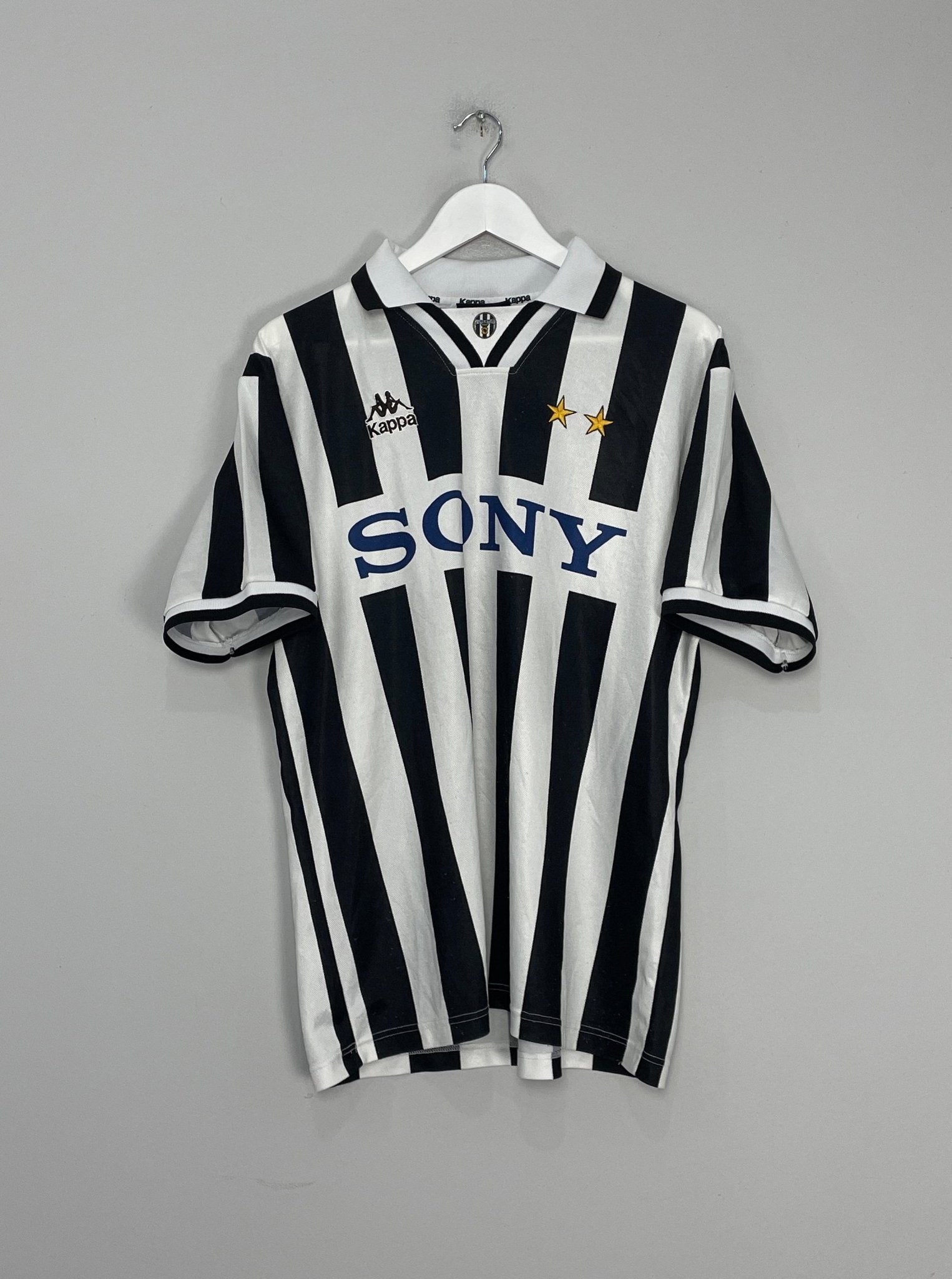 Shop 1995/97 JUVENTUS HOME SHIRT (L) KAPPA, classic football shirts, vintage football shirts & retro soccer jerseys at Cult Kits