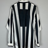 Shop 1995/97 JUVENTUS L/S HOME SHIRT (XL) KAPPA, classic football shirts, vintage football shirts & retro soccer jerseys at Cult Kits