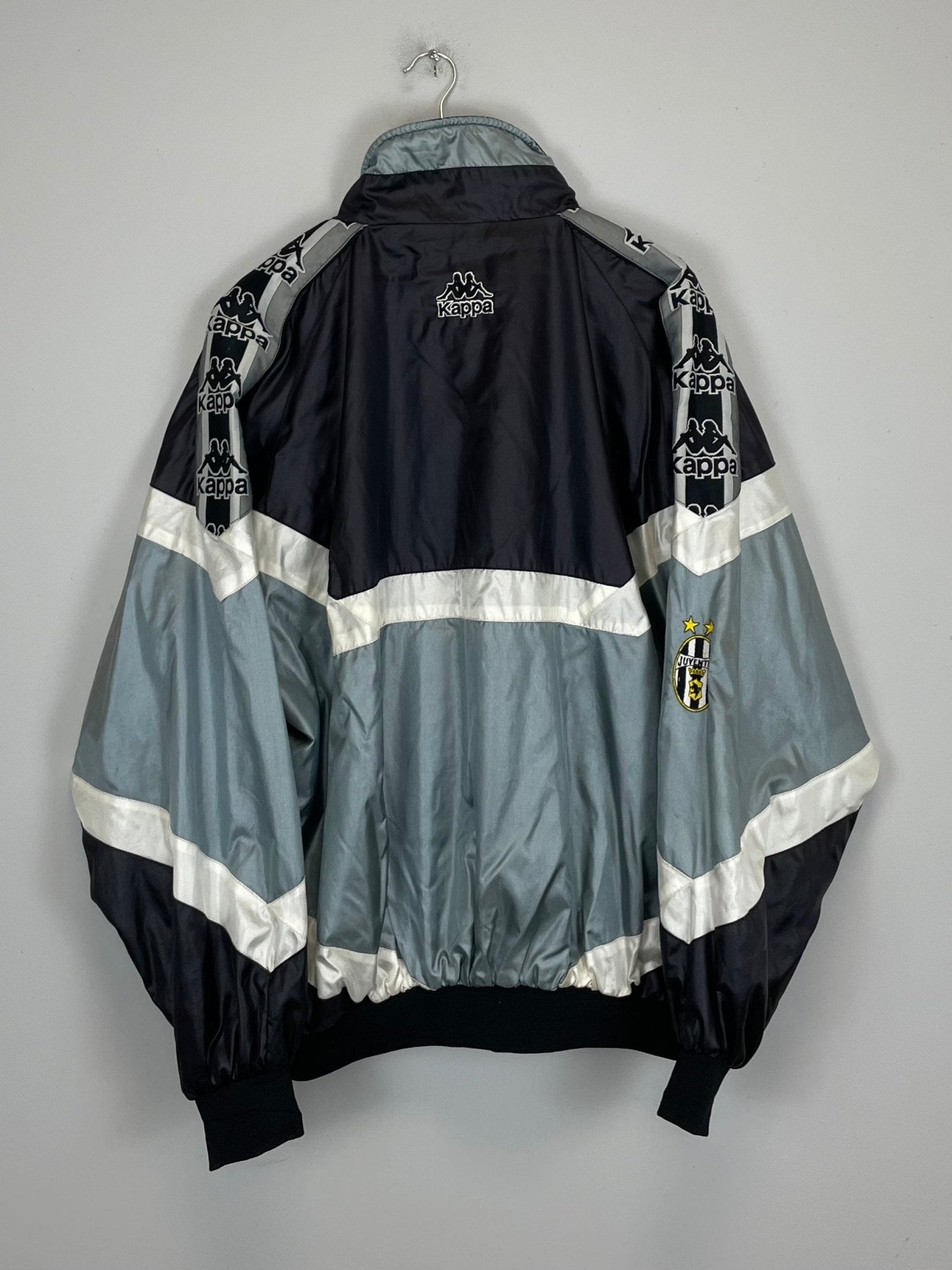 Shop 1995/97 JUVENTUS TRACK JACKET (XL) KAPPA, classic football shirts, vintage football shirts & retro soccer jerseys at Cult Kits