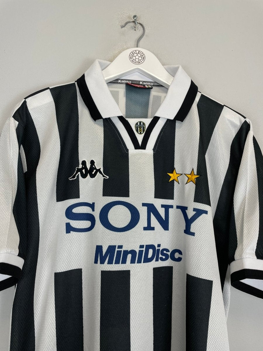 1995/97 JUVENTUS VIERI 15 HOME SHIRT (L) KAPPA - Cult Kits - Large - Buy Vintage Football Shirts, Authentic Retro Football Shirts For Sale, Classic Football Shirts & Soccer Jersey