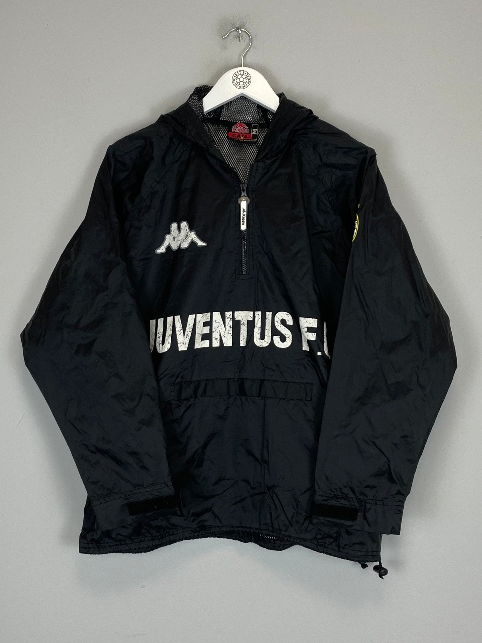 Shop 1995/97 JUVENTUS WINDBREAKER (M) KAPPA, classic football shirts, vintage football shirts & retro soccer jerseys at Cult Kits