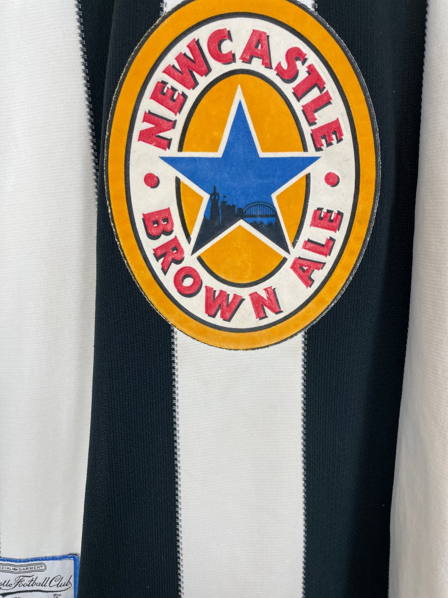 Shop 1995/97 NEWCASTLE UNITED HOME SHIRT (M) ADIDAS, classic football shirts, vintage football shirts & retro soccer jerseys at Cult Kits