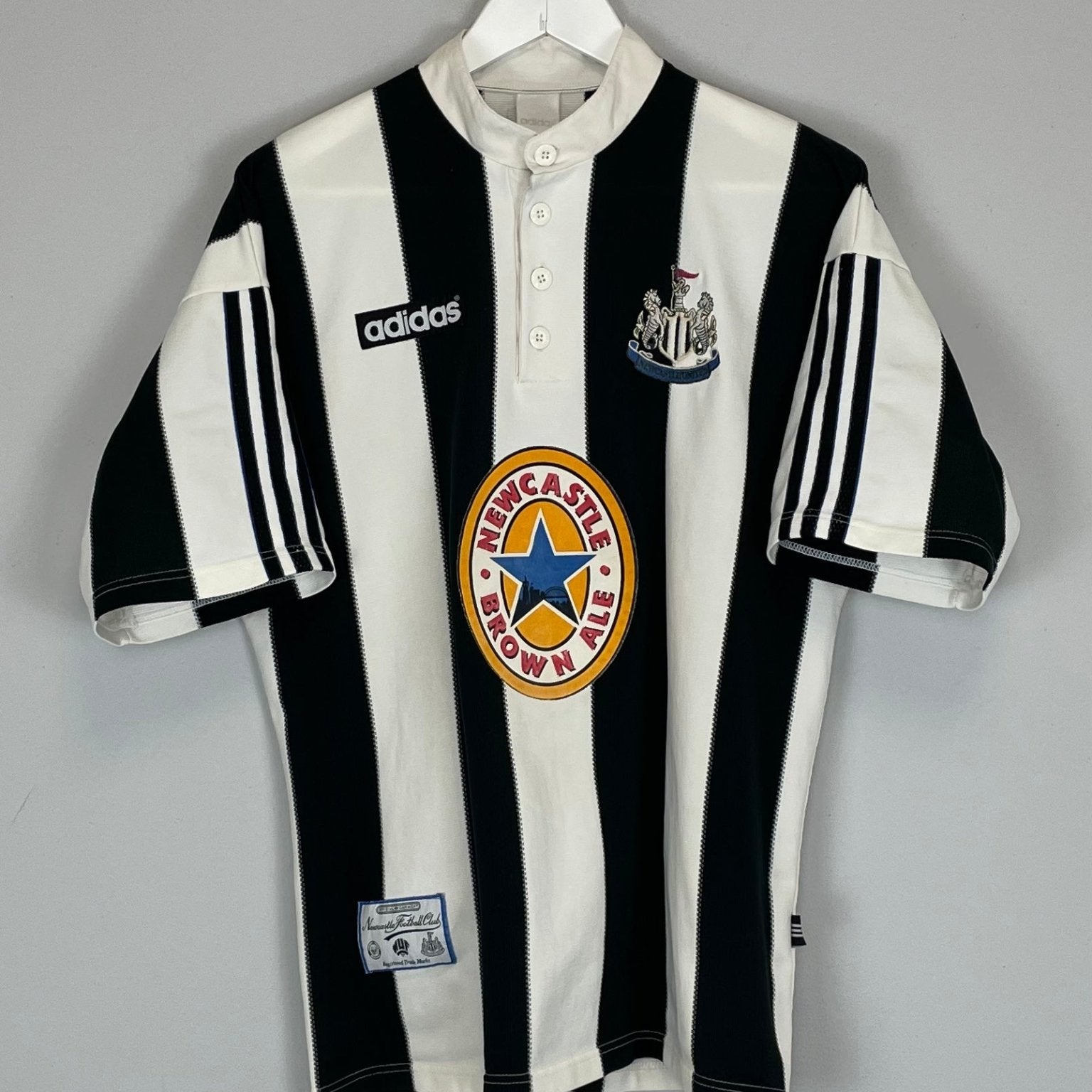 Shop 1995/97 NEWCASTLE UNITED HOME SHIRT (M) ADIDAS, classic football shirts, vintage football shirts & retro soccer jerseys at Cult Kits