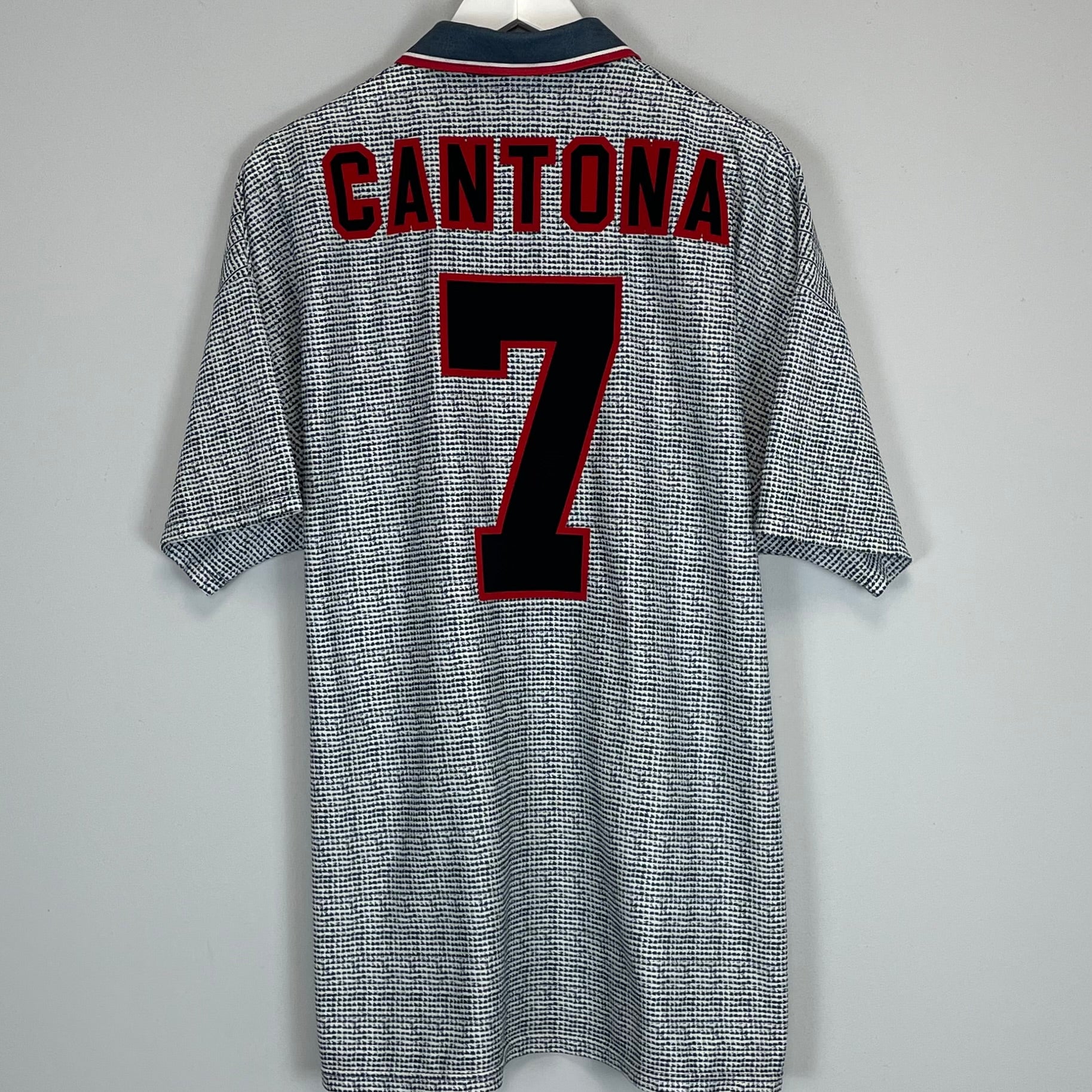 Shop 1995/96 MANCHESTER UNITED CANTONA #7 AWAY SHIRT (XL) UMBRO, classic football shirts, vintage football shirts & retro soccer jerseys at Cult Kits