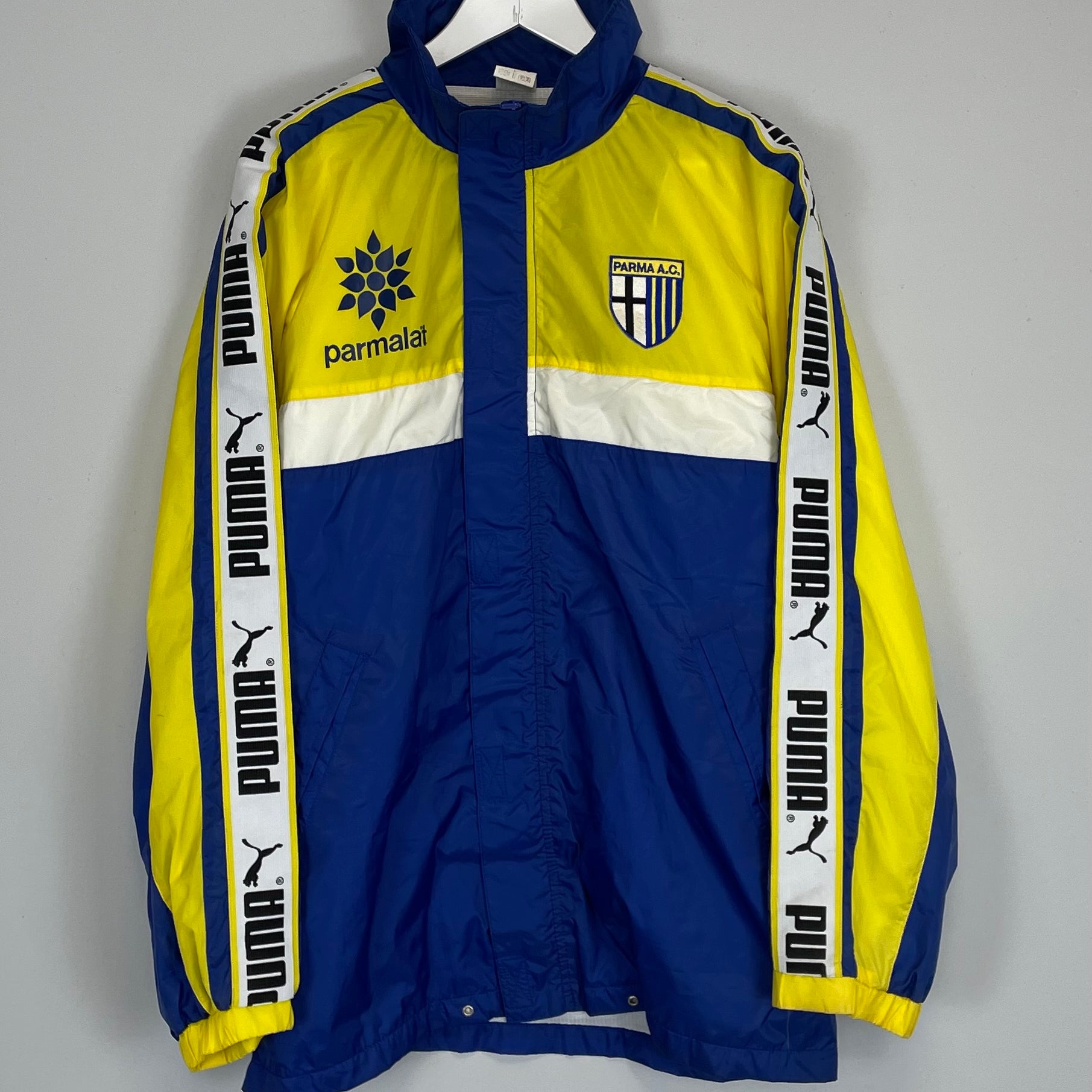 Shop 1995/97 PARMA WATERPROOF JACKET (L) PUMA, classic football shirts, vintage football shirts & retro soccer jerseys at Cult Kits