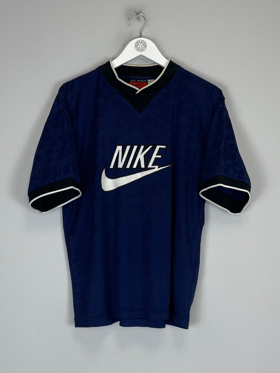 1996 NIKE TRAINING SHIRT (L) - Cult Kits - Large - Buy Vintage Football Shirts, Authentic Retro Football Shirts For Sale, Classic Football Shirts & Soccer Jersey
