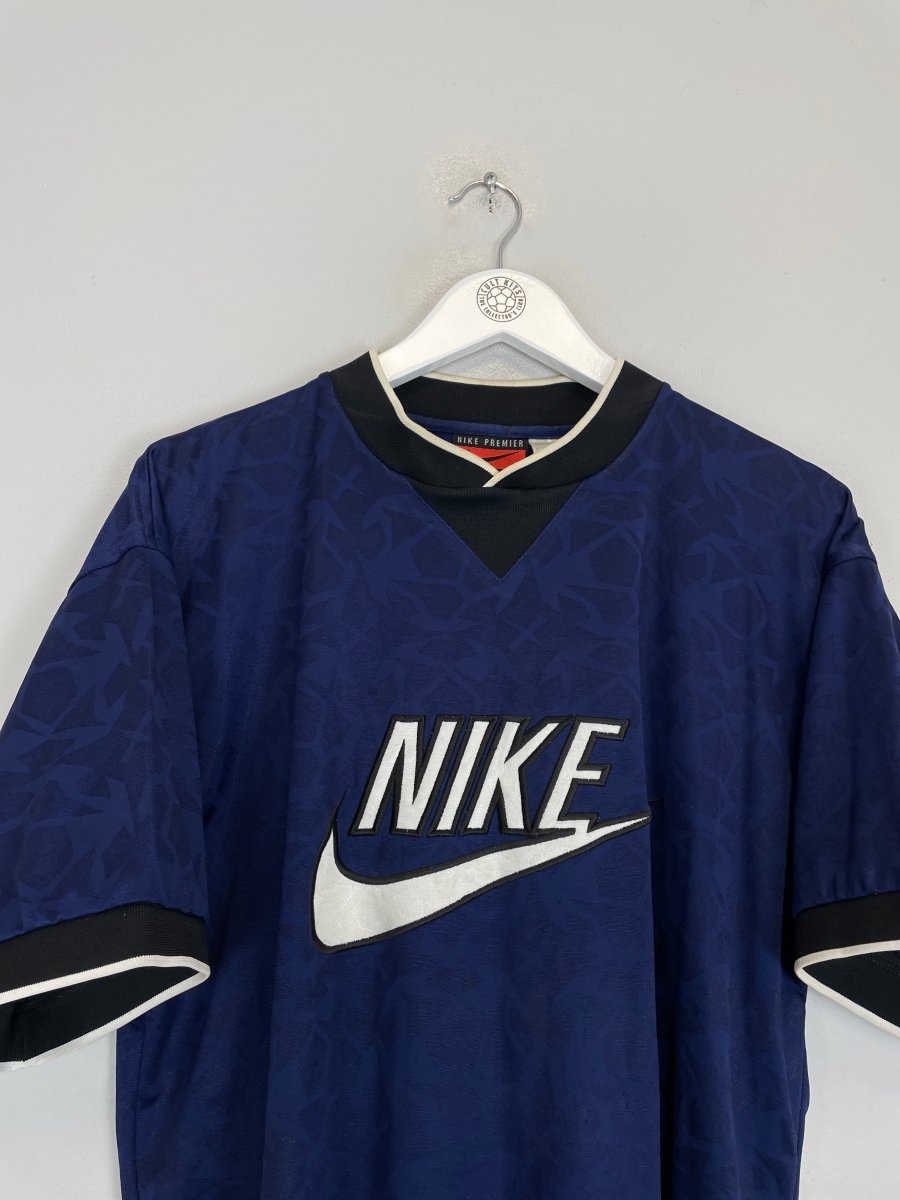 1996 NIKE TRAINING SHIRT (L) - Cult Kits - Large - Buy Vintage Football Shirts, Authentic Retro Football Shirts For Sale, Classic Football Shirts & Soccer Jersey