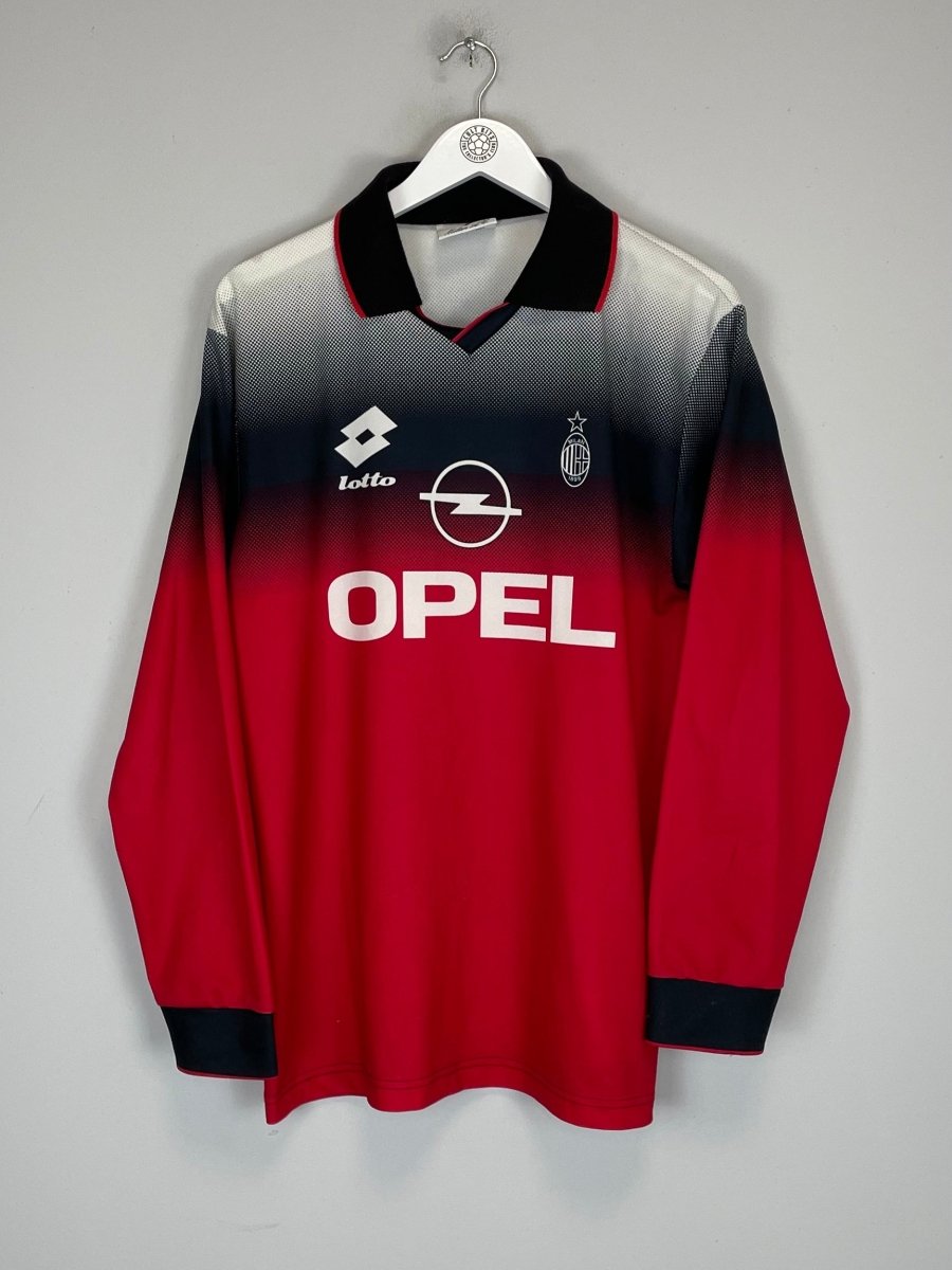 1996/97 AC MILAN TRAINING SHIRT (L) LOTTO - Cult Kits - Large - Buy Vintage Football Shirts, Authentic Retro Football Shirts For Sale, Classic Football Shirts & Soccer Jersey