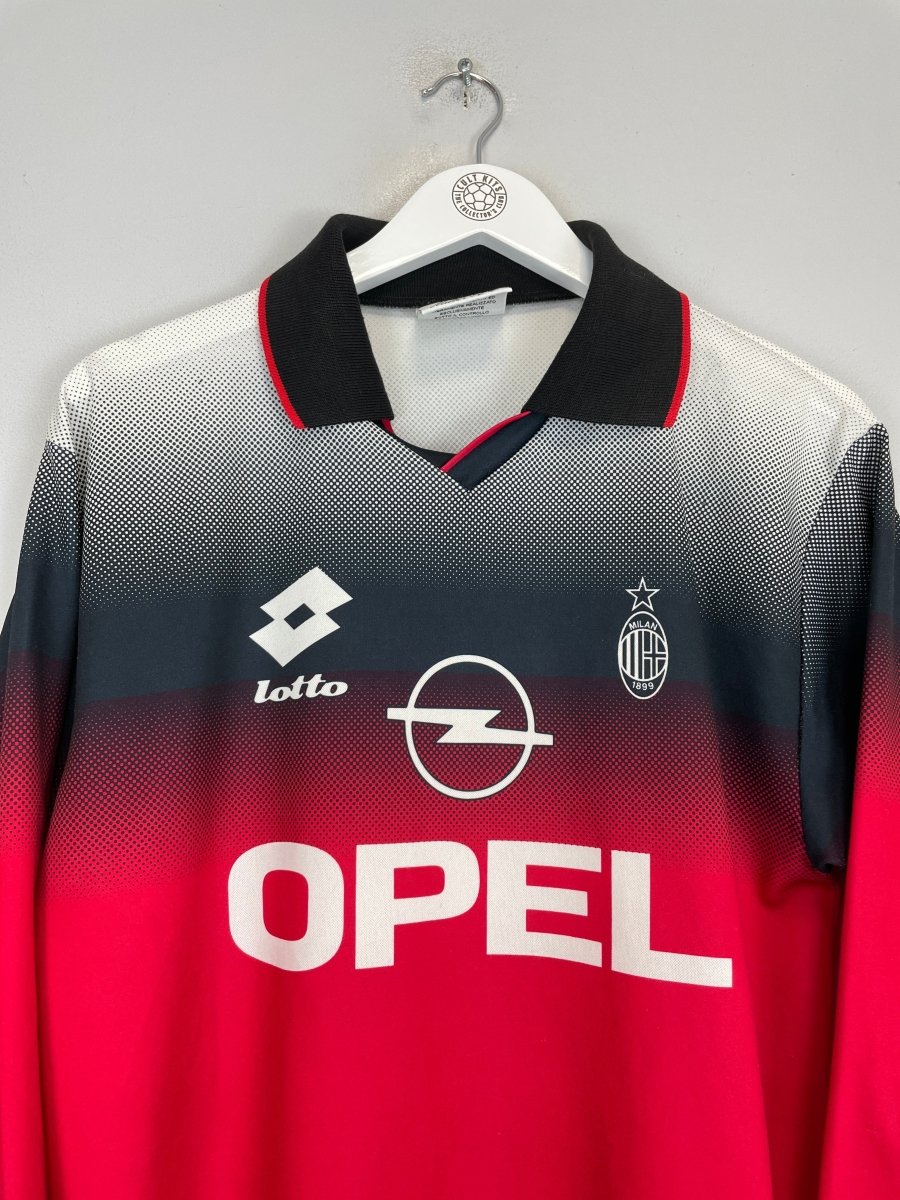 1996/97 AC MILAN TRAINING SHIRT (L) LOTTO - Cult Kits - Large - Buy Vintage Football Shirts, Authentic Retro Football Shirts For Sale, Classic Football Shirts & Soccer Jersey