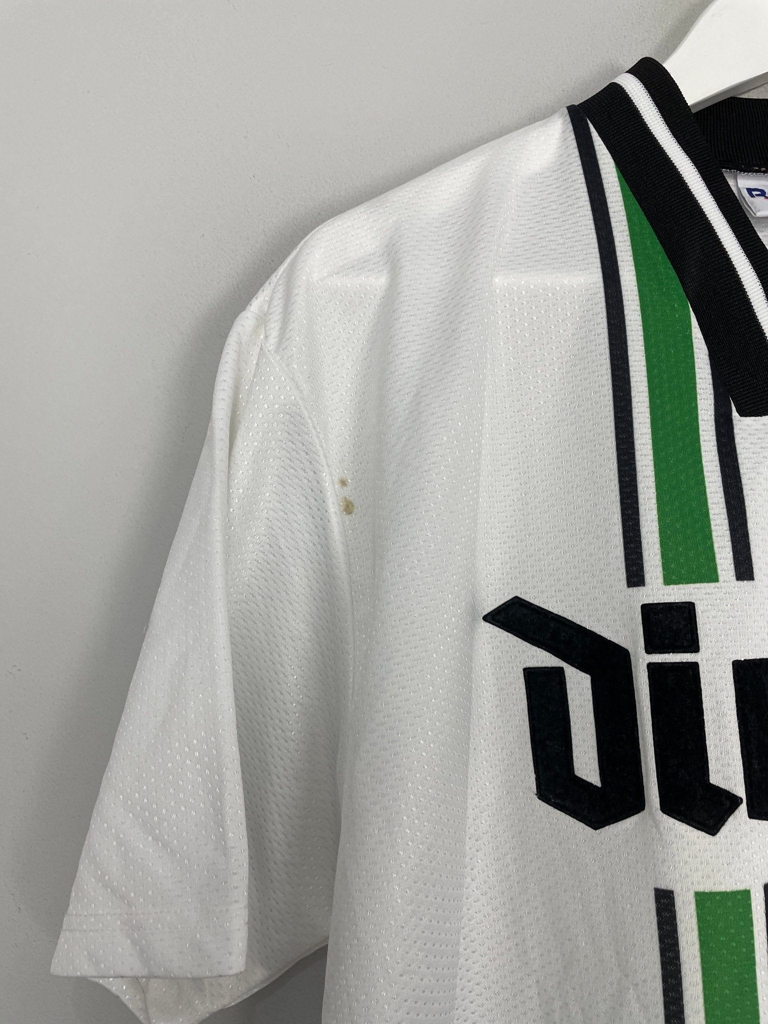 Shop 1996/97 BORUSSIA MONCHENGLADBACH HOME SHIRT (L) REEBOK, classic football shirts, vintage football shirts & retro soccer jerseys at Cult Kits