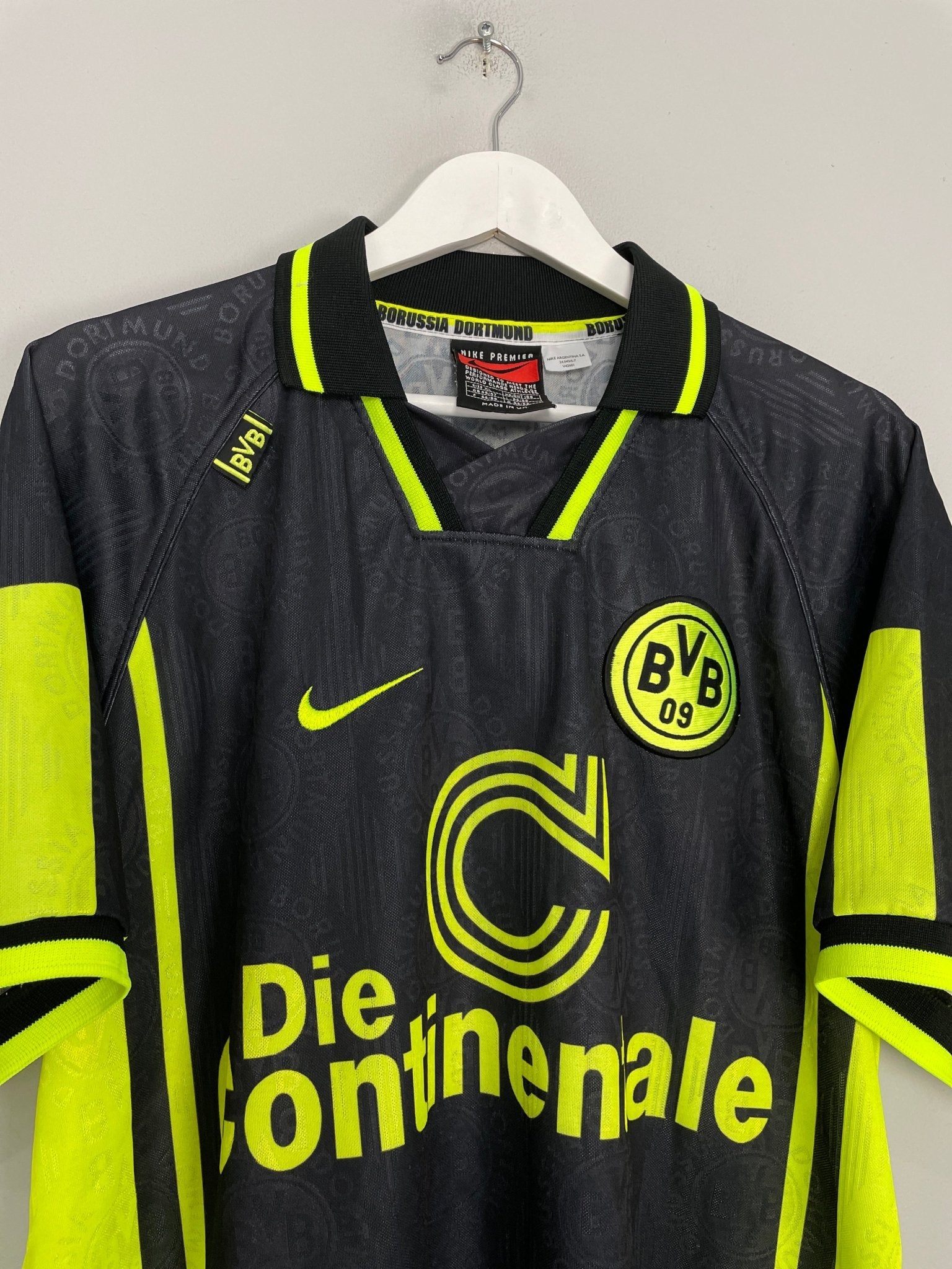 Shop 1996/97 DORTMUND AWAY SHIRT (XL) NIKE, classic football shirts, vintage football shirts & retro soccer jerseys at Cult Kits