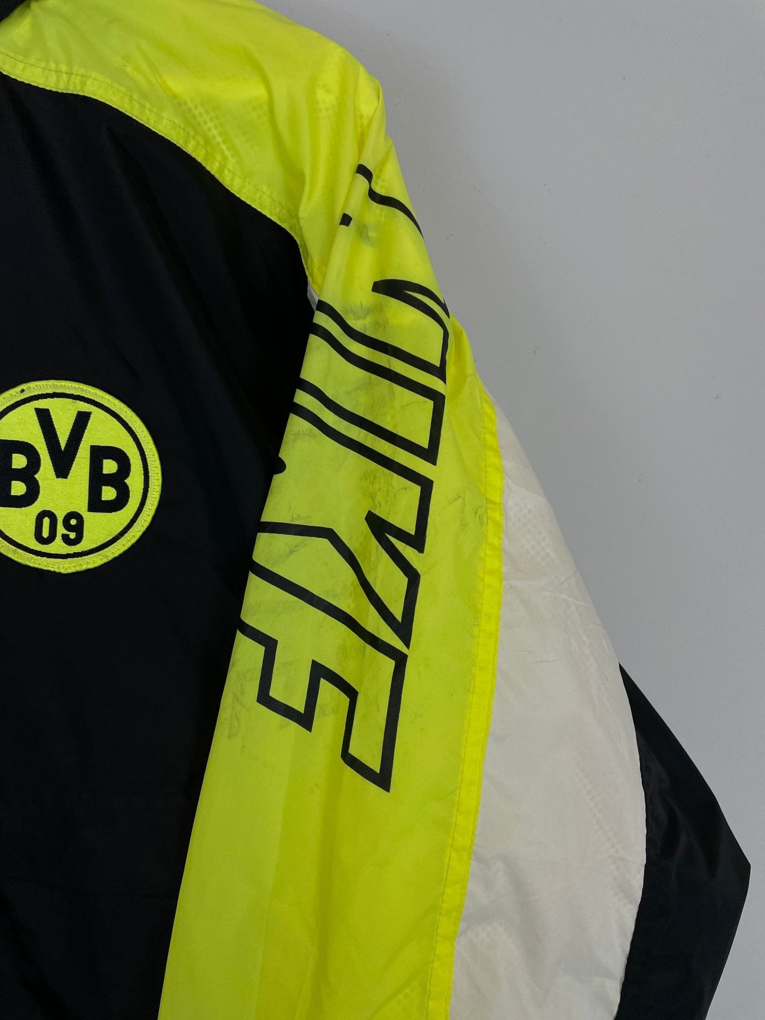 Shop 1996/97 DORTMUND JACKET (L) NIKE, classic football shirts, vintage football shirts & retro soccer jerseys at Cult Kits
