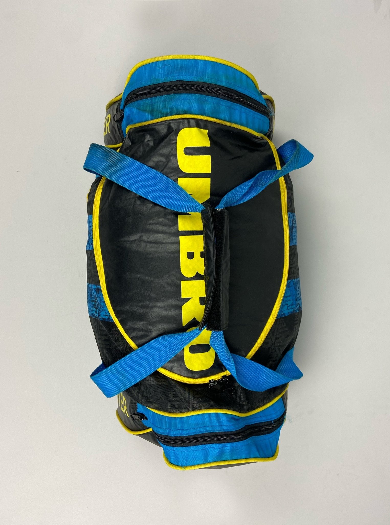 Shop 1996/97 INTER MILAN DUFFLE BAG UMBRO, classic football shirts, vintage football shirts & retro soccer jerseys at Cult Kits