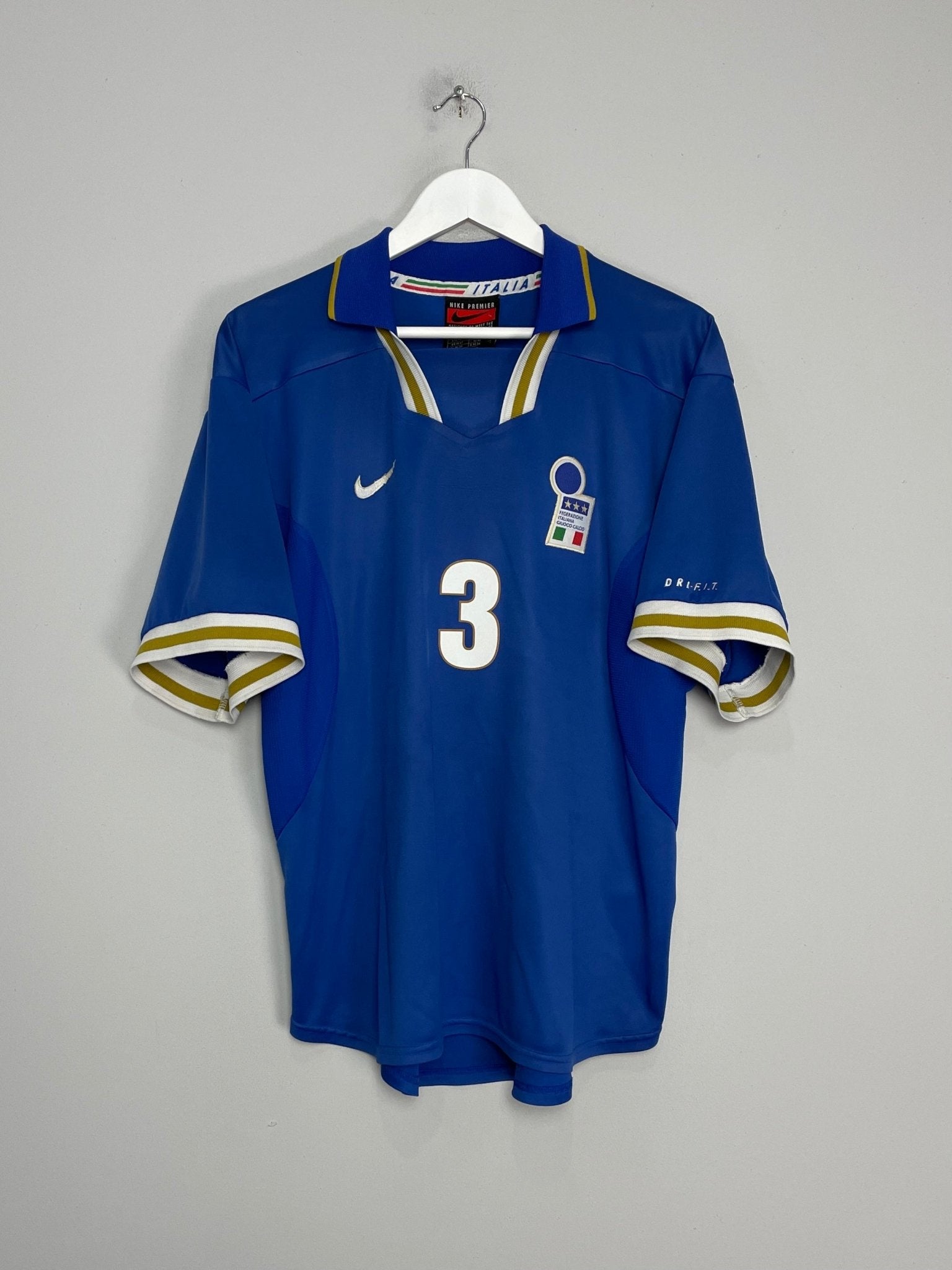 Shop 1996/97 ITALY MALDINI #3 HOME SHIRT (XL) NIKE, classic football shirts, vintage football shirts & retro soccer jerseys at Cult Kits