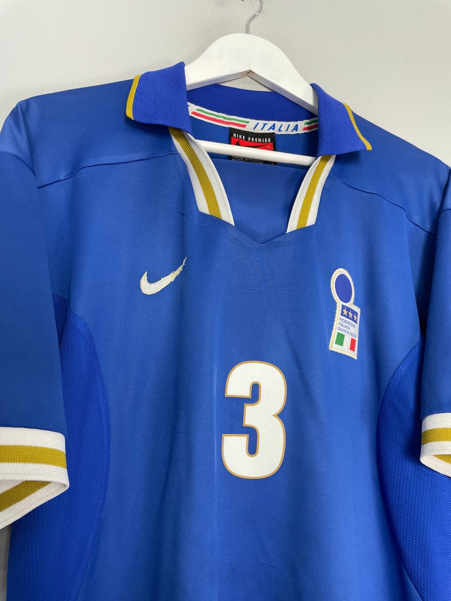 Shop 1996/97 ITALY MALDINI #3 HOME SHIRT (XL) NIKE, classic football shirts, vintage football shirts & retro soccer jerseys at Cult Kits