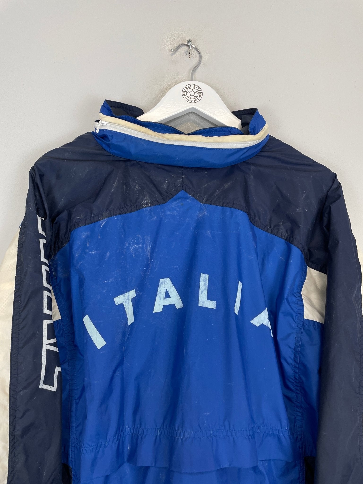 Shop 1996/97 ITALY TRACK JACKET (L) NIKE, classic football shirts, vintage football shirts & retro soccer jerseys at Cult Kits