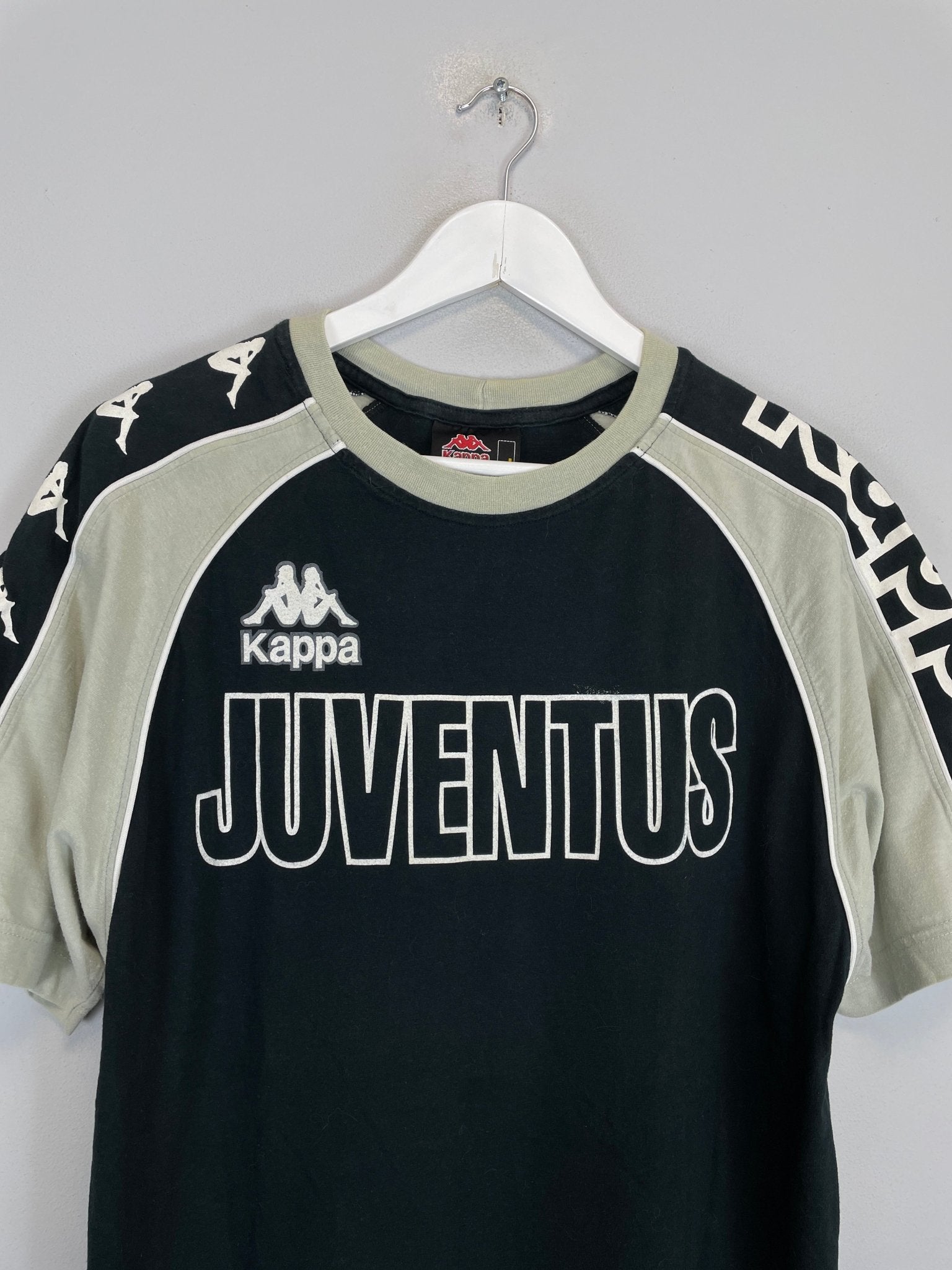 Shop 1996/97 JUVENTUS TRAINING SHIRT (L) KAPPA, classic football shirts, vintage football shirts & retro soccer jerseys at Cult Kits