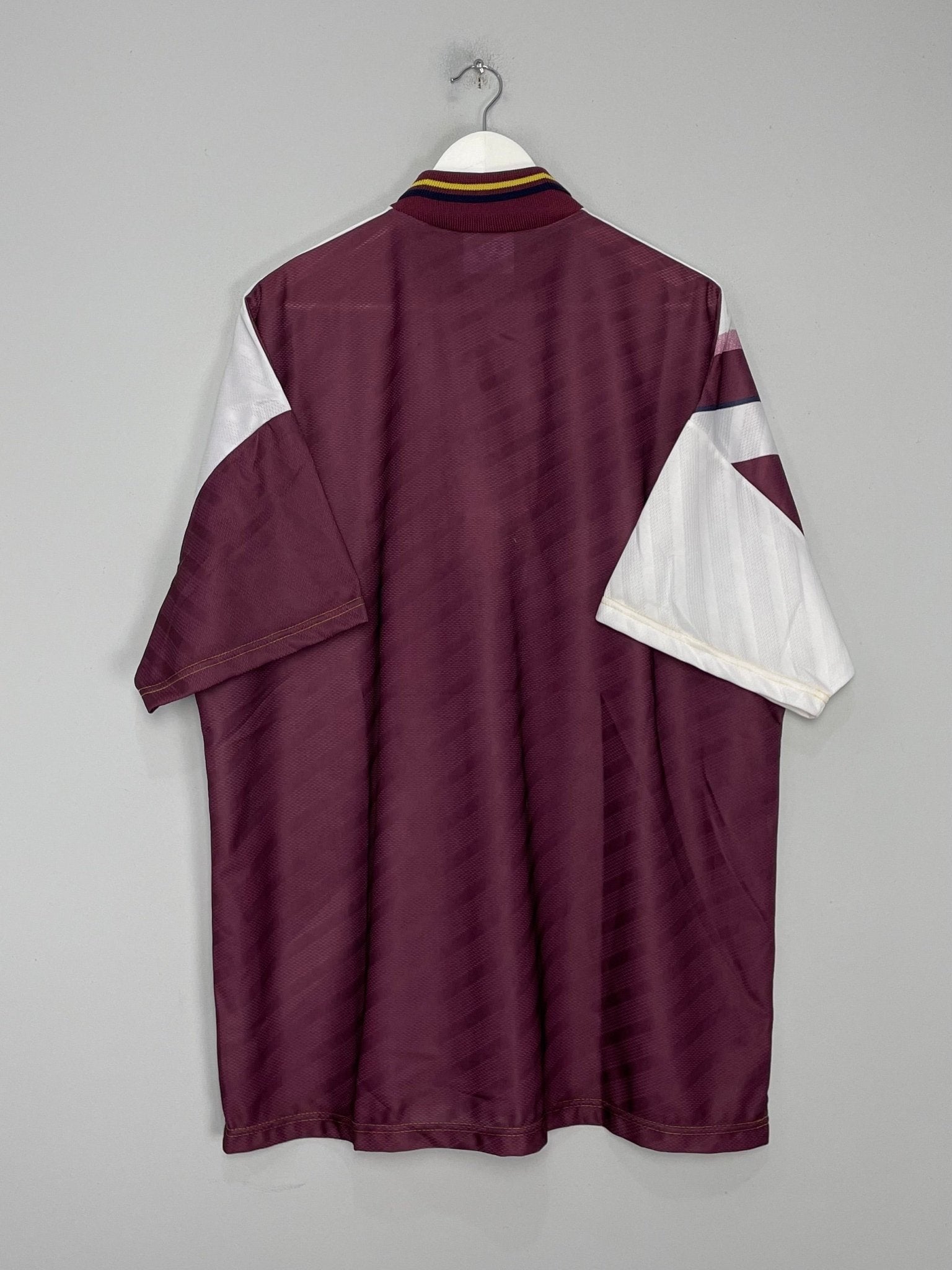 Shop 1996/97 MANCHESTER CITY AWAY SHIRT (XXL) UMBRO, classic football shirts, vintage football shirts & retro soccer jerseys at Cult Kits