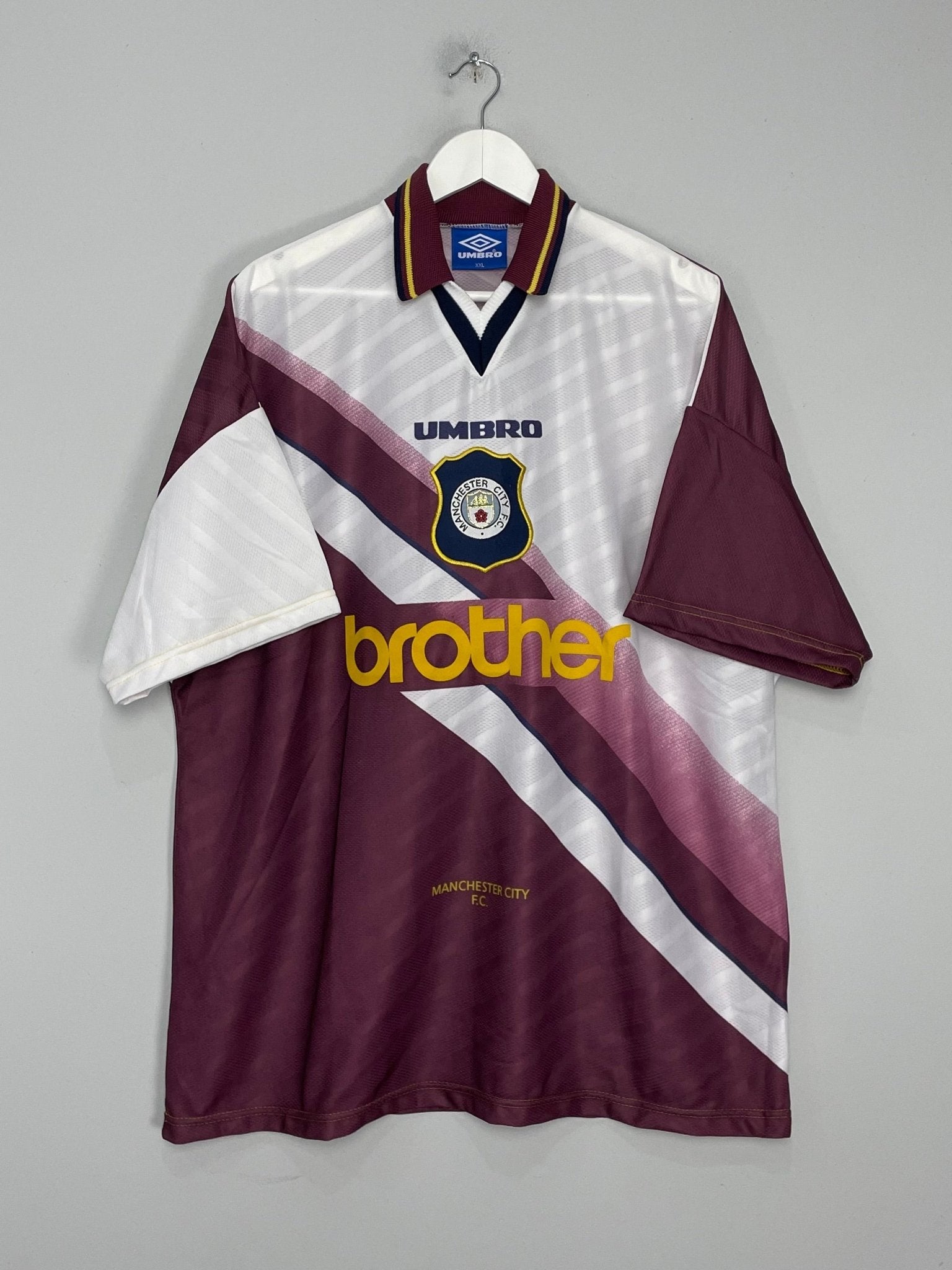 Shop 1996/97 MANCHESTER CITY AWAY SHIRT (XXL) UMBRO, classic football shirts, vintage football shirts & retro soccer jerseys at Cult Kits