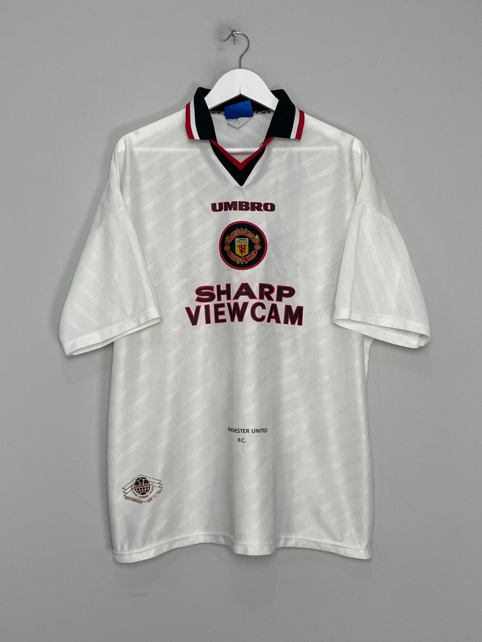 Shop 1996/97 MANCHESTER UNITED CANTONA #7 AWAY SHIRT (XXL) UMBRO, classic football shirts, vintage football shirts & retro soccer jerseys at Cult Kits