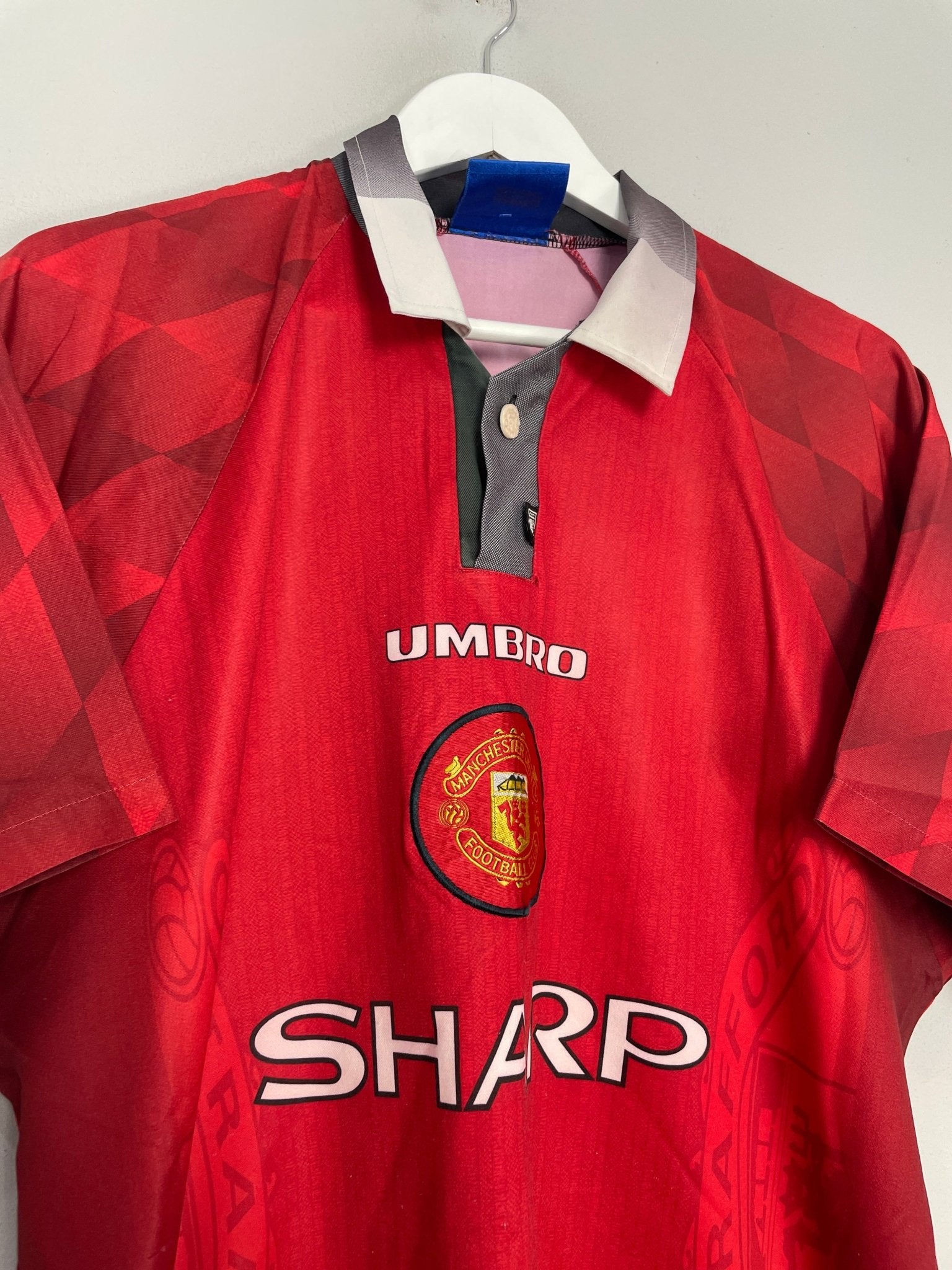 Shop 1996/97 MANCHESTER UNITED SOLSKJAER #20 HOME SHIRT (L) UMBRO, classic football shirts, vintage football shirts & retro soccer jerseys at Cult Kits
