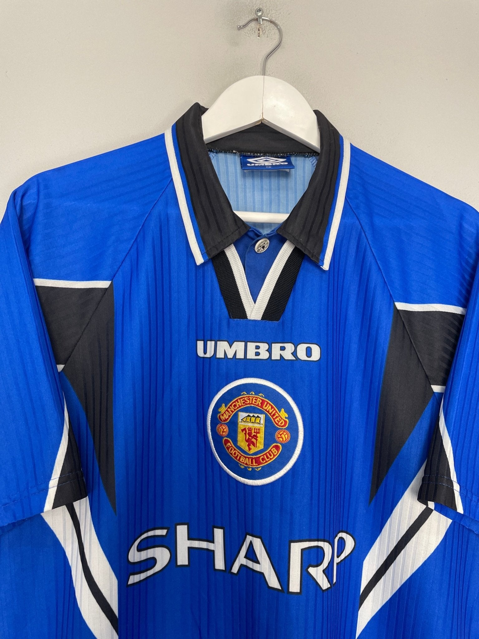 Shop 1996/97 MANCHESTER UNITED THIRD SHIRT (XL) UMBRO, classic football shirts, vintage football shirts & retro soccer jerseys at Cult Kits