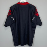 Shop 1996/97 MANCHESTER UNITED TRAINING SHIRT (L) UMBRO, classic football shirts, vintage football shirts & retro soccer jerseys at Cult Kits