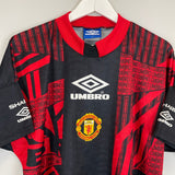 Shop 1996/97 MANCHESTER UNITED TRAINING SHIRT (L) UMBRO, classic football shirts, vintage football shirts & retro soccer jerseys at Cult Kits