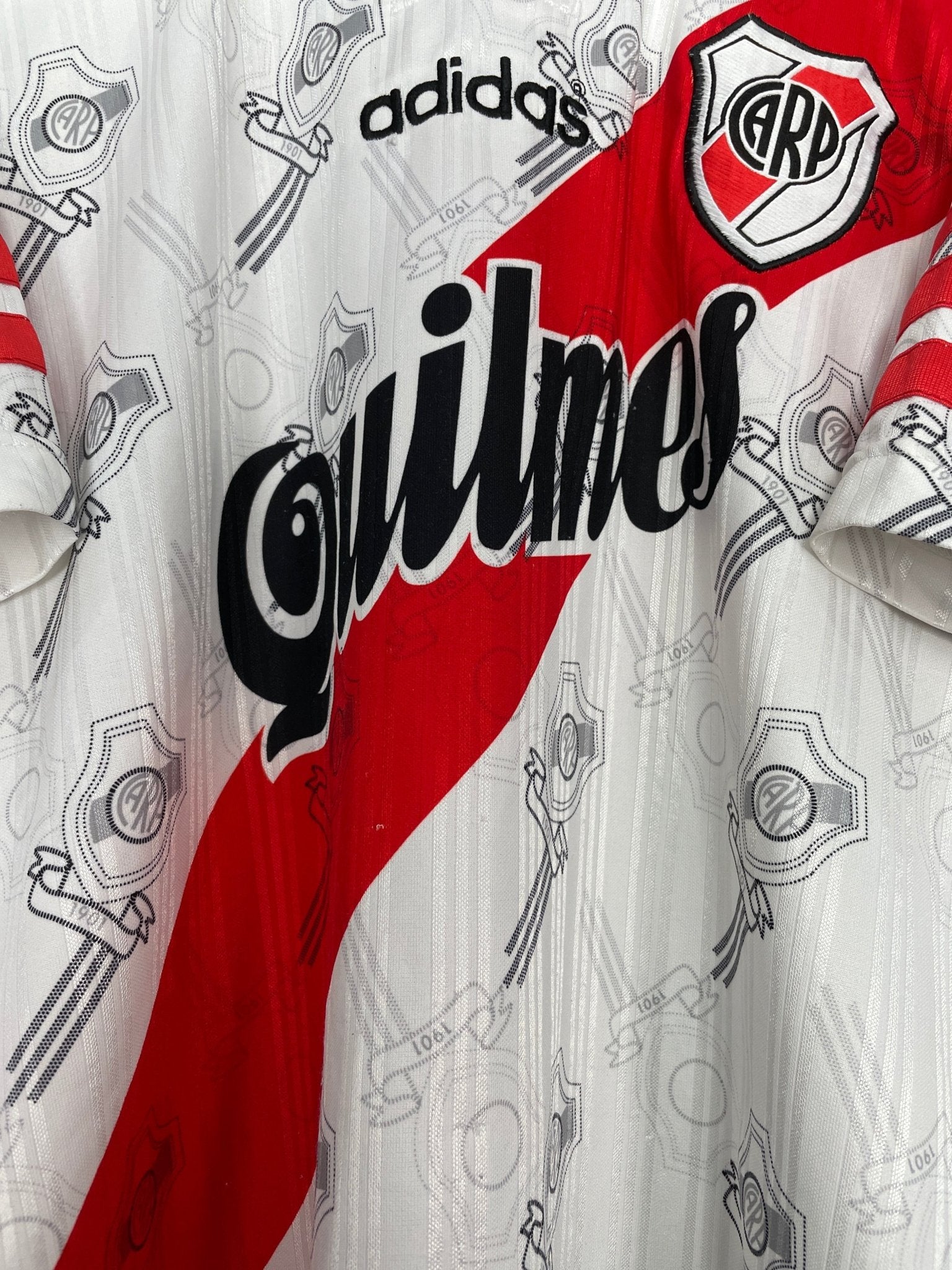 Shop 1996/97 RIVER PLATE HOME SHIRT (L) ADIDAS, classic football shirts, vintage football shirts & retro soccer jerseys at Cult Kits