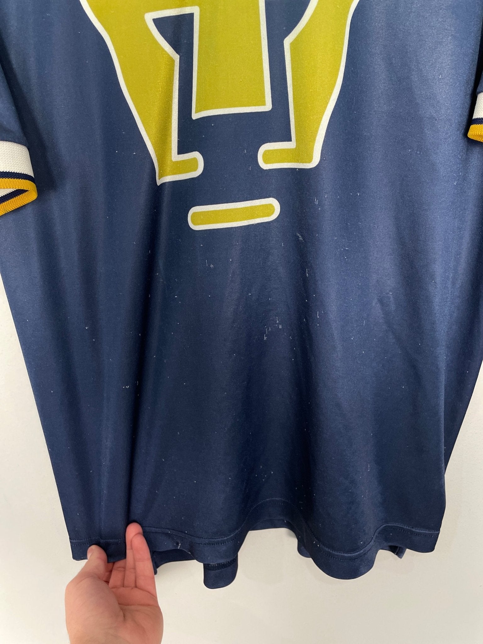 Shop 1996/97 UNAM PUMAS HOME SHIRT (XL) NIKE, classic football shirts, vintage football shirts & retro soccer jerseys at Cult Kits