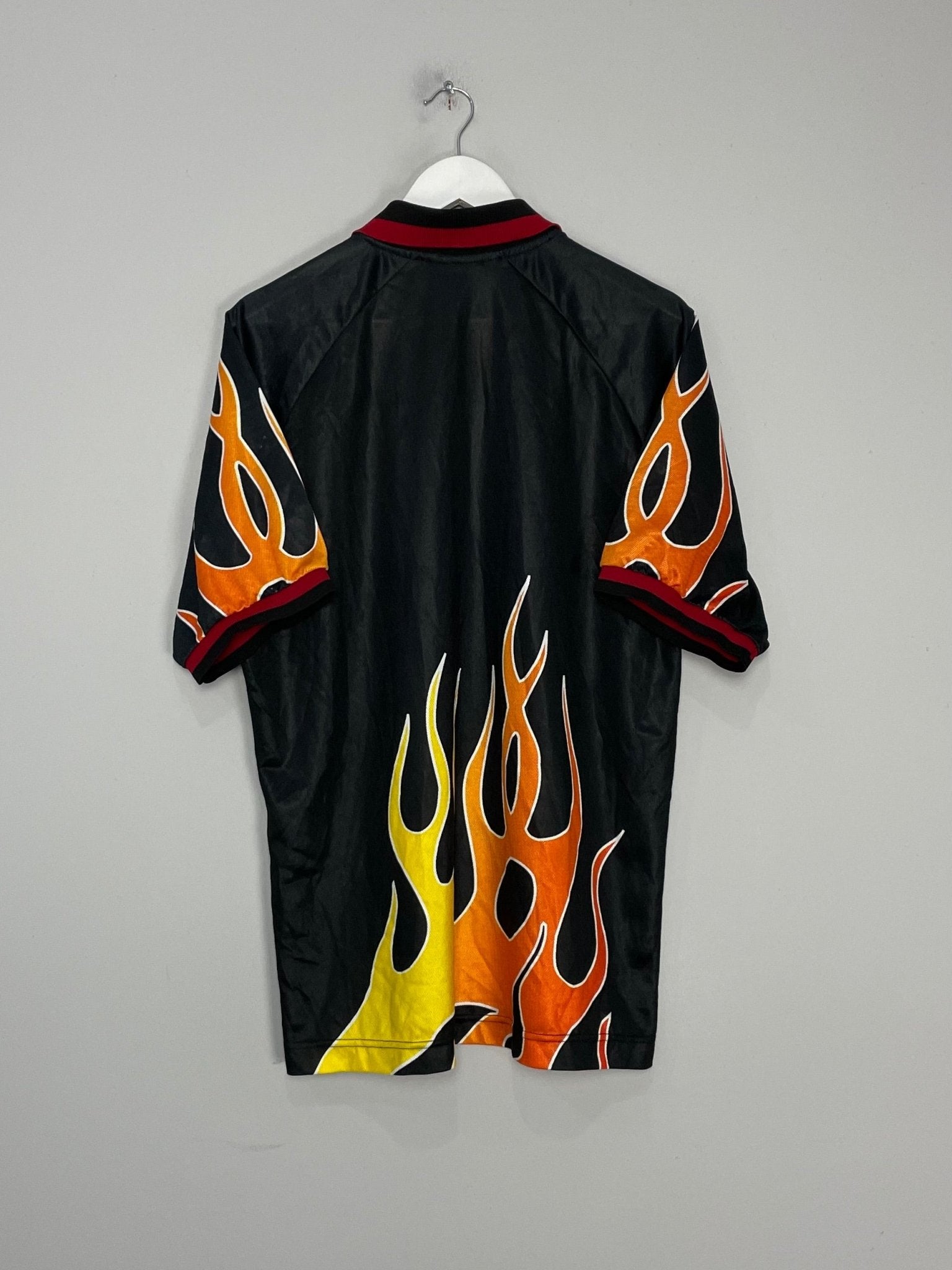 Shop 1996/98 DINAMO ROCK HOME SHIRT (XL) KAPPA, classic football shirts, vintage football shirts & retro soccer jerseys at Cult Kits