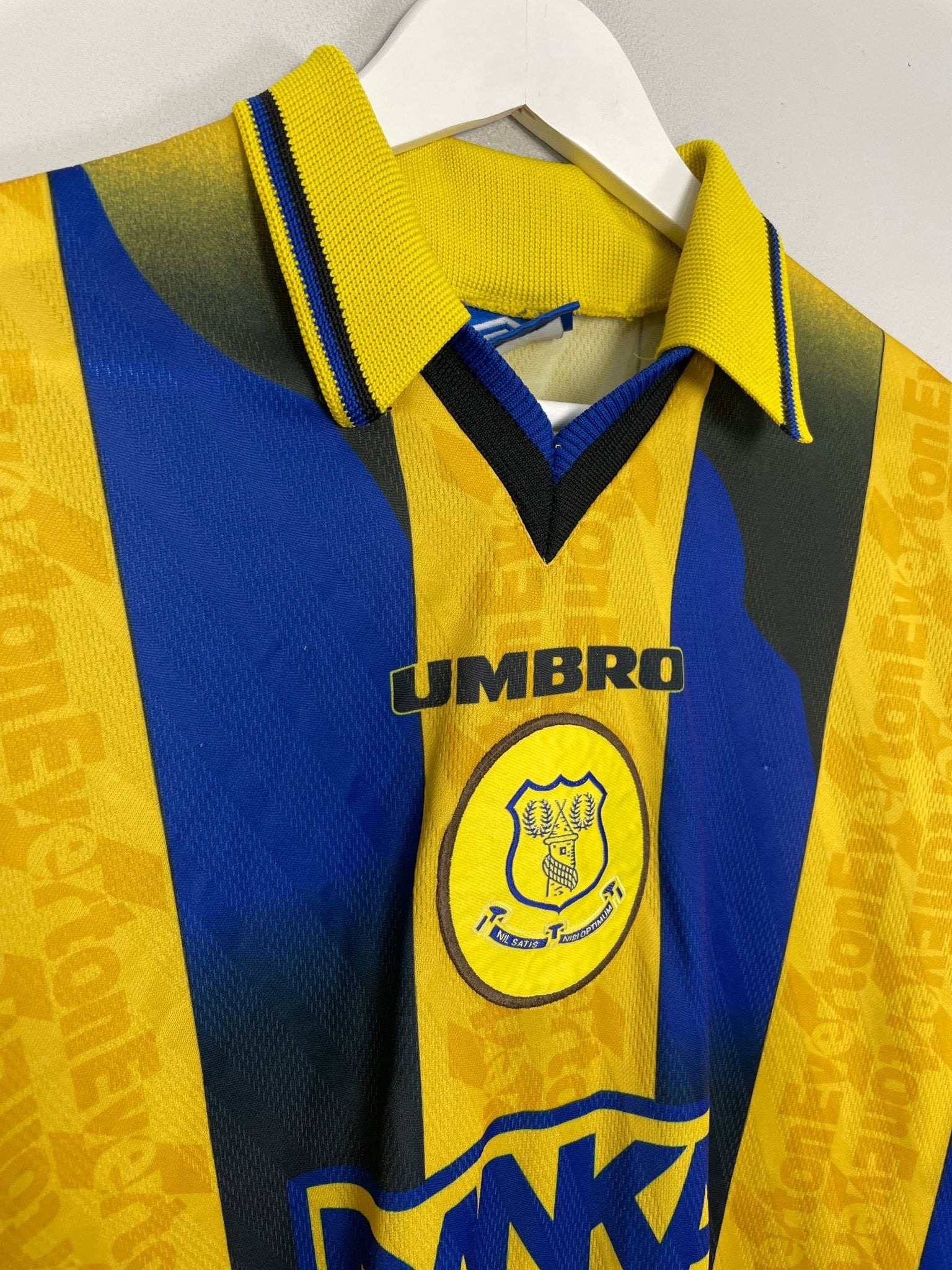 Shop 1996/98 EVERTON AWAY SHIRT (XL) UMBRO, classic football shirts, vintage football shirts & retro soccer jerseys at Cult Kits
