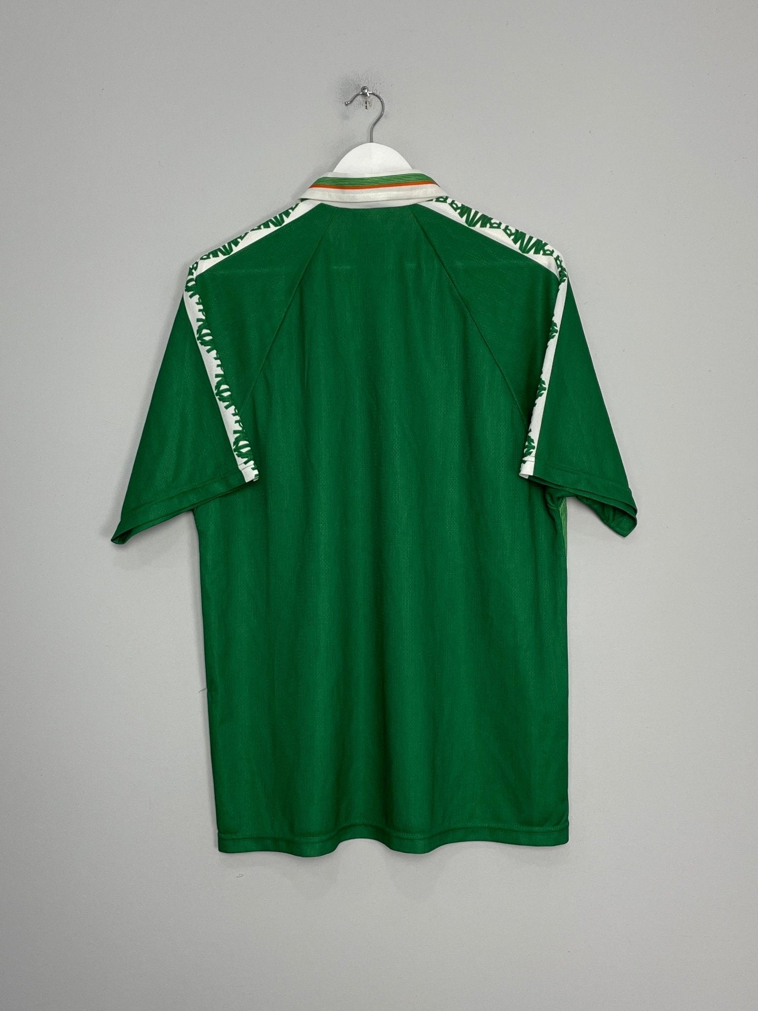 Shop 1996/98 IRELAND HOME SHIRT (L) UMBRO, classic football shirts, vintage football shirts & retro soccer jerseys at Cult Kits