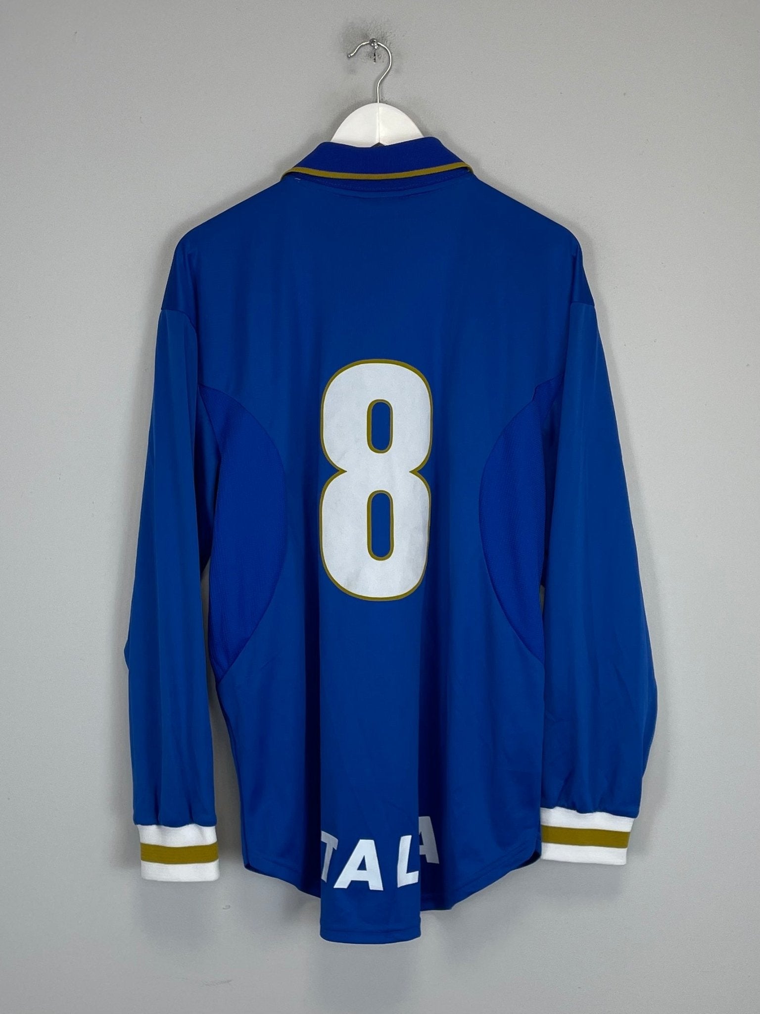 Shop 1996/98 ITALY #8 *PLAYER ISSUE* L/S HOME SHIRT (XL) NIKE, classic football shirts, vintage football shirts & retro soccer jerseys at Cult Kits