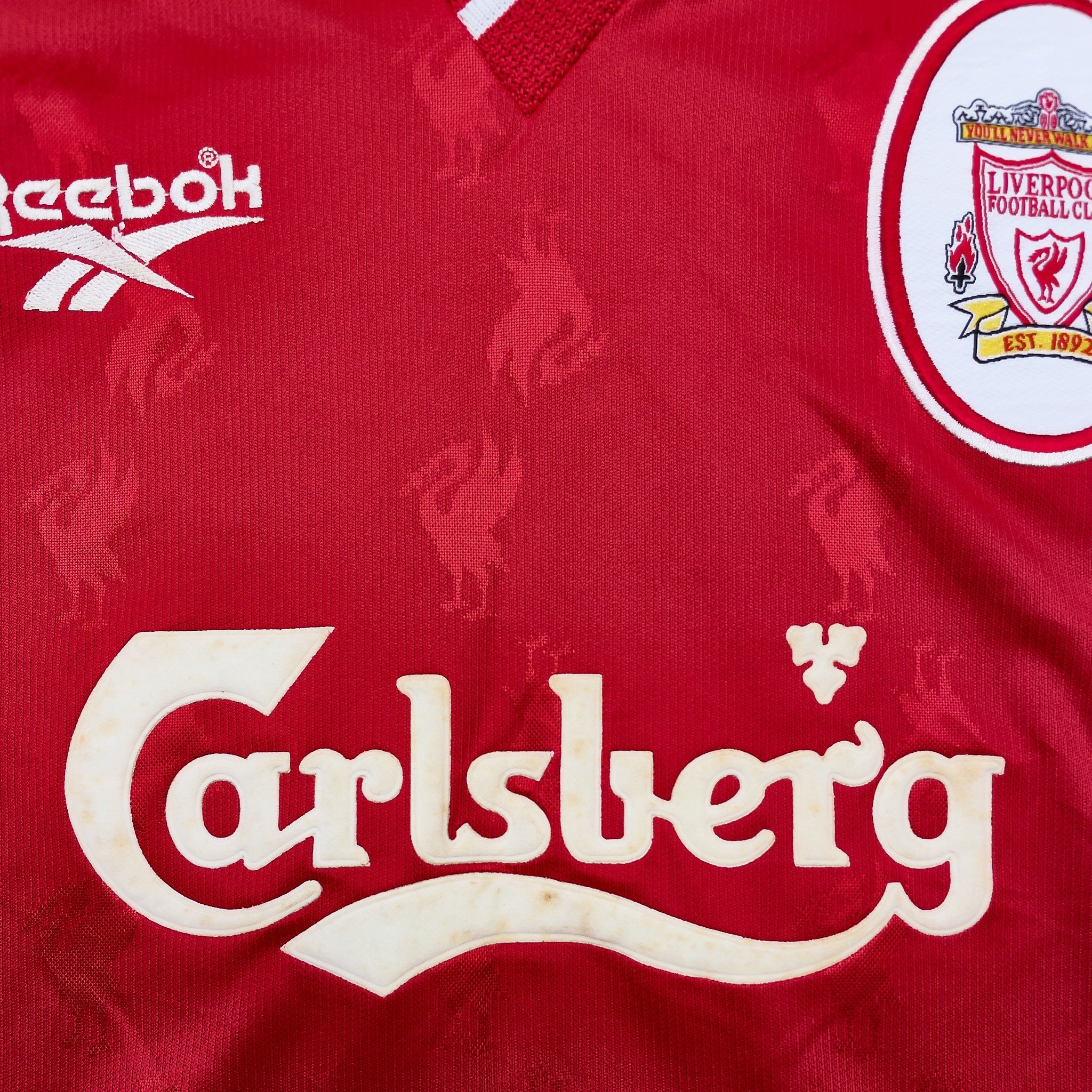 Buy 1996/98 Liverpool Owen 18 Home Shirt (L) Reebok ~ Free worldwide shipping ~ Authentic Vintage Football Shirts from Cult Kits