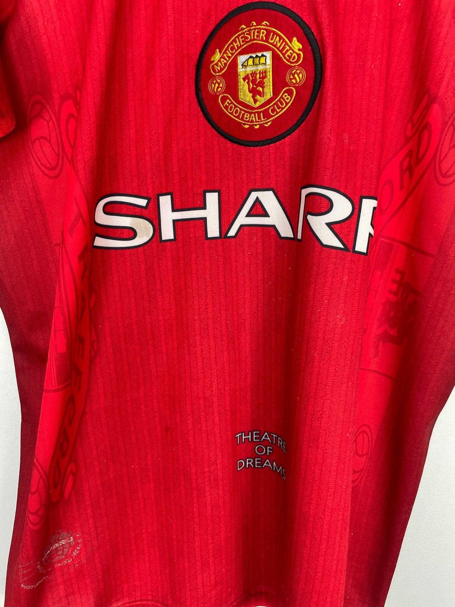 Shop 1996/98 MANCHESTER UNITED BECKHAM #10 HOME SHIRT (L) UMBRO, classic football shirts, vintage football shirts & retro soccer jerseys at Cult Kits