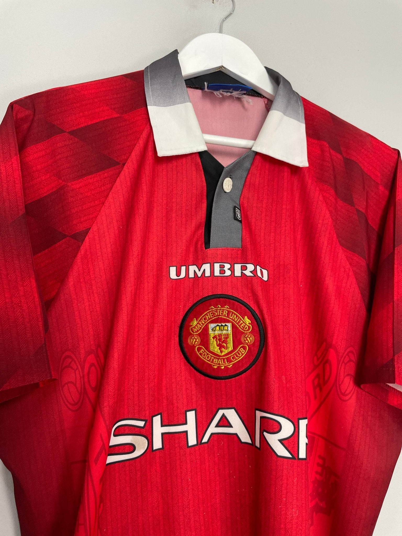 Shop 1996/98 MANCHESTER UNITED BECKHAM #10 HOME SHIRT (L) UMBRO, classic football shirts, vintage football shirts & retro soccer jerseys at Cult Kits