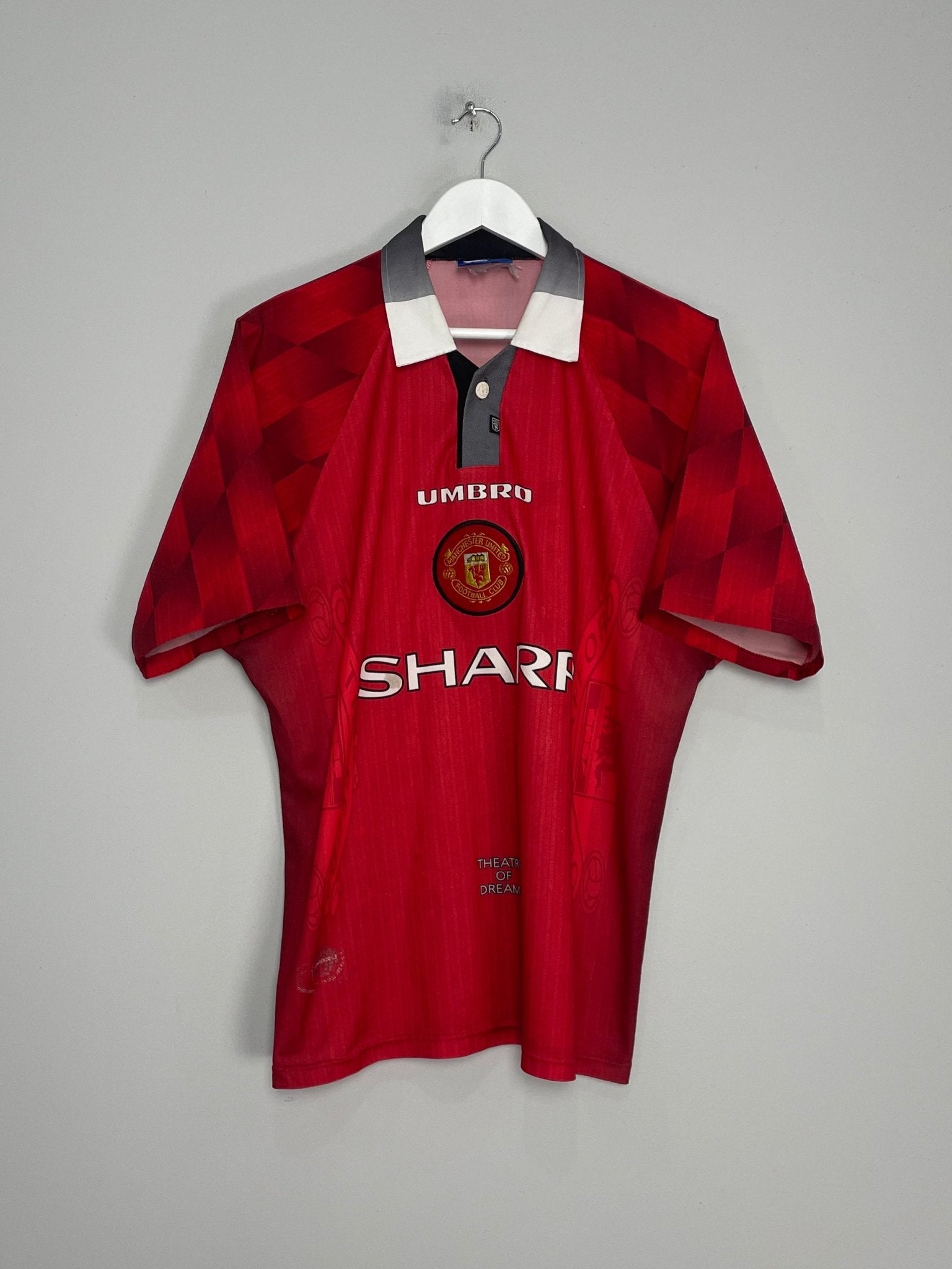 Shop 1996/98 MANCHESTER UNITED BECKHAM #10 HOME SHIRT (L) UMBRO, classic football shirts, vintage football shirts & retro soccer jerseys at Cult Kits