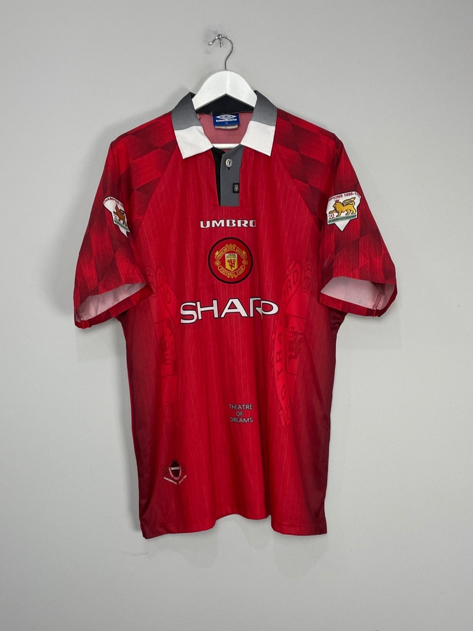 Shop 1996/98 MANCHESTER UNITED BECKHAM #7 HOME SHIRT (XL) UMBRO, classic football shirts, vintage football shirts & retro soccer jerseys at Cult Kits