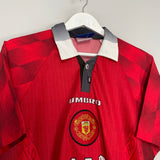 Shop 1996/98 MANCHESTER UNITED CANTONA #7 HOME SHIRT (M) UMBRO, classic football shirts, vintage football shirts & retro soccer jerseys at Cult Kits