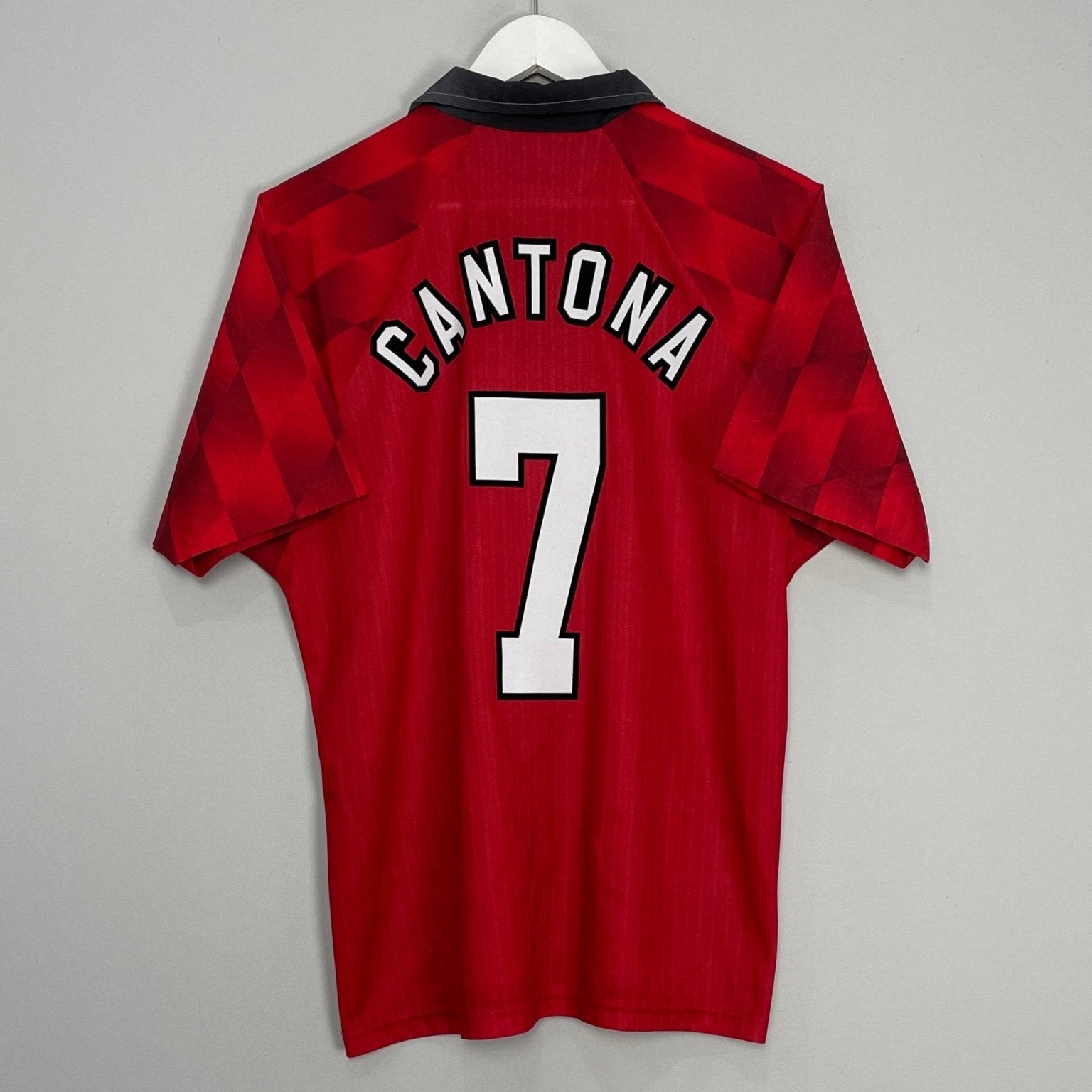 Shop 1996/98 MANCHESTER UNITED CANTONA #7 HOME SHIRT (M) UMBRO, classic football shirts, vintage football shirts & retro soccer jerseys at Cult Kits