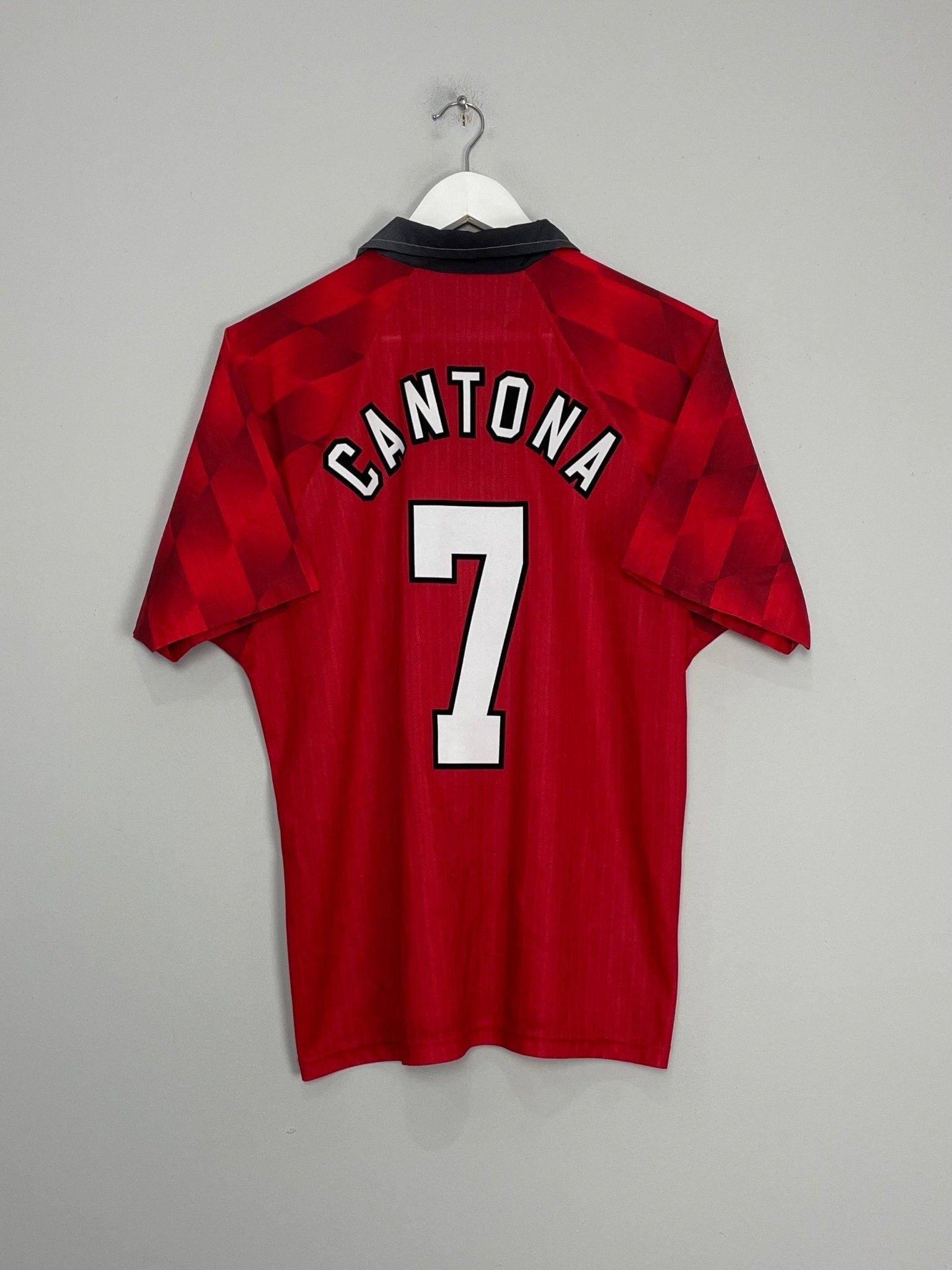 Shop 1996/98 MANCHESTER UNITED CANTONA #7 HOME SHIRT (M) UMBRO, classic football shirts, vintage football shirts & retro soccer jerseys at Cult Kits
