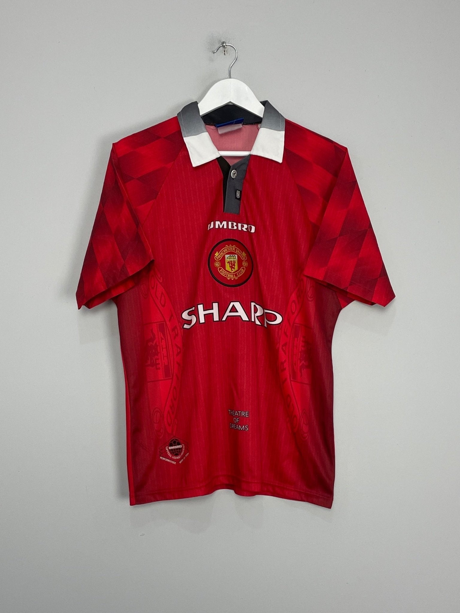 Shop 1996/98 MANCHESTER UNITED CANTONA #7 HOME SHIRT (M) UMBRO, classic football shirts, vintage football shirts & retro soccer jerseys at Cult Kits