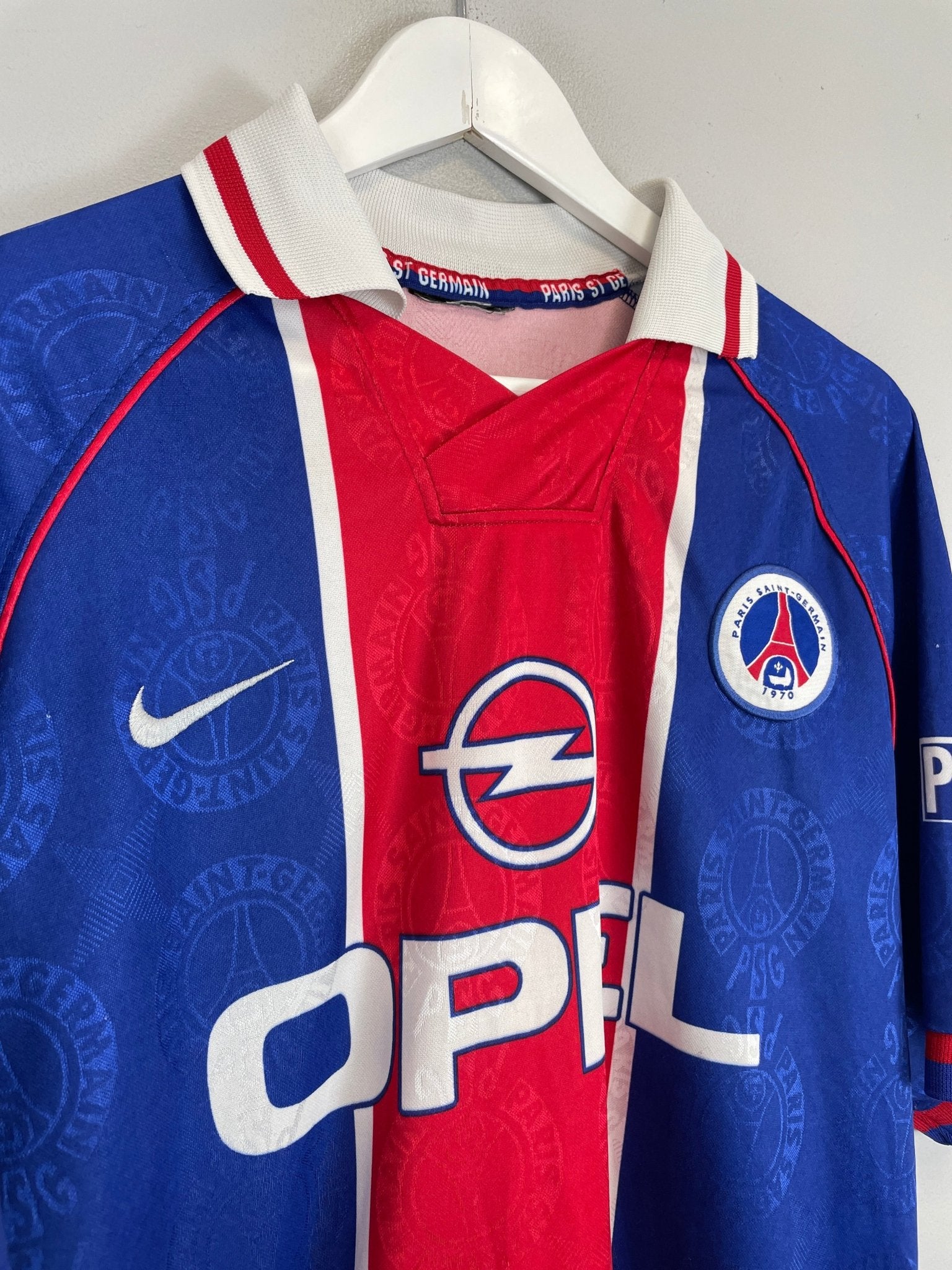 Shop 1996/98 PSG HOME SHIRT (L) NIKE, classic football shirts, vintage football shirts & retro soccer jerseys at Cult Kits