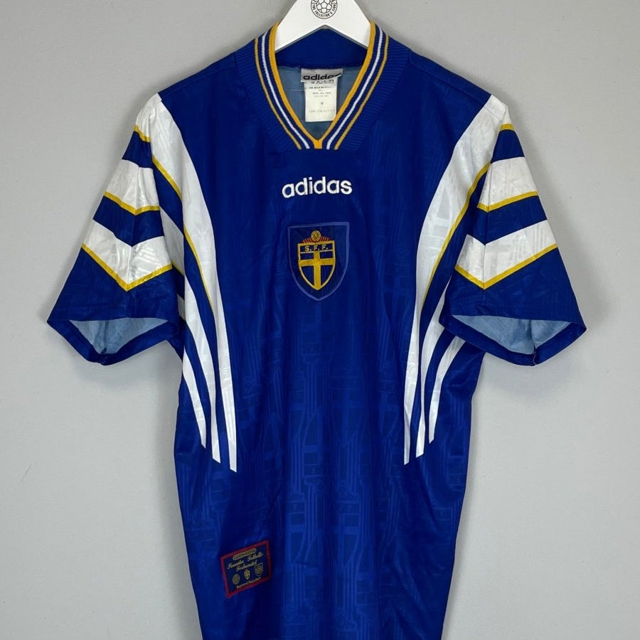 1996/98 SWEDEN AWAY SHIRT (M) ADIDAS - Cult Kits - Medium - Buy Vintage Football Shirts, Authentic Retro Football Shirts For Sale, Classic Football Shirts & Soccer Jersey